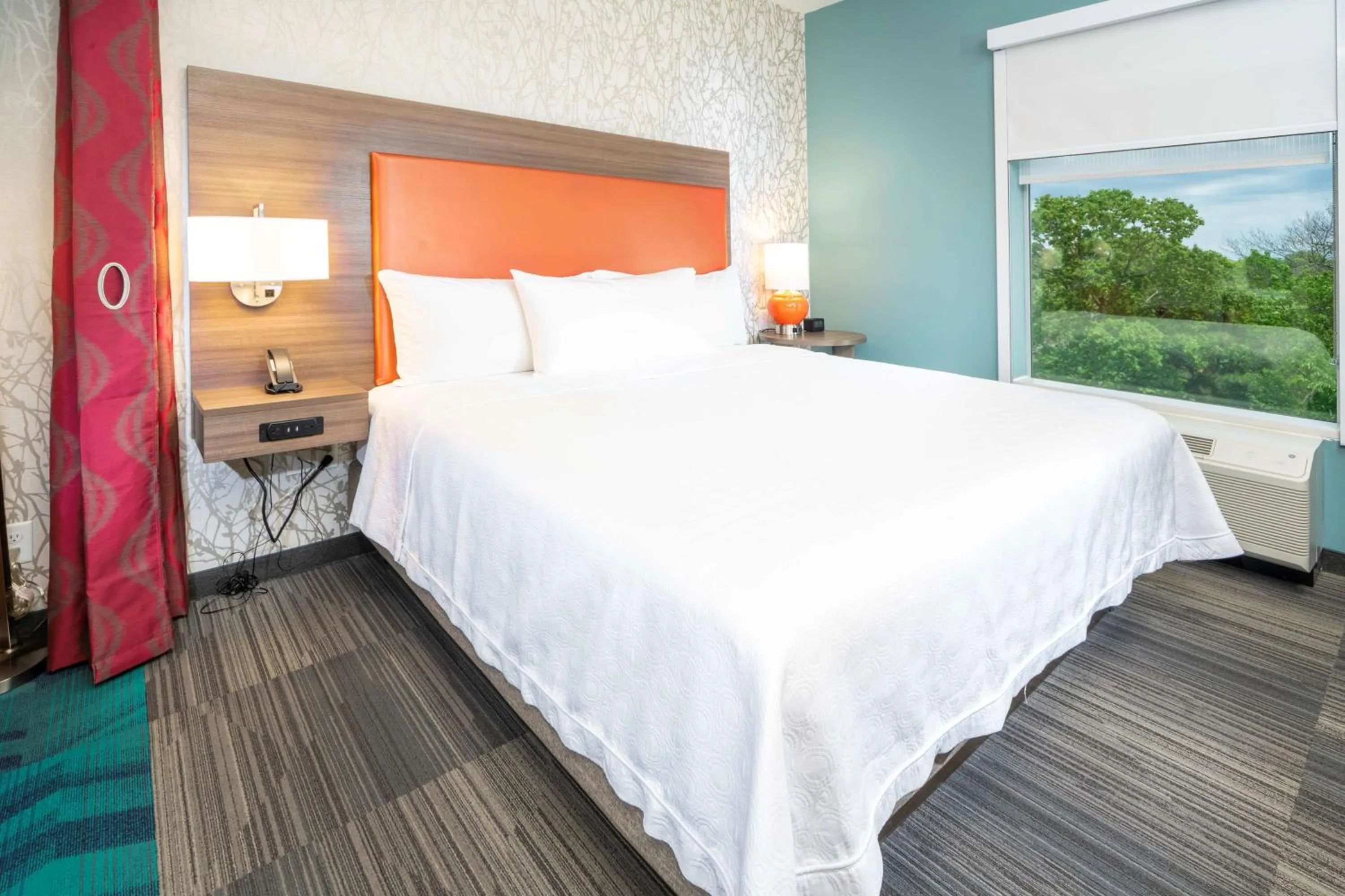 Bed in Home2 Suites By Hilton Minneapolis-Mall of America