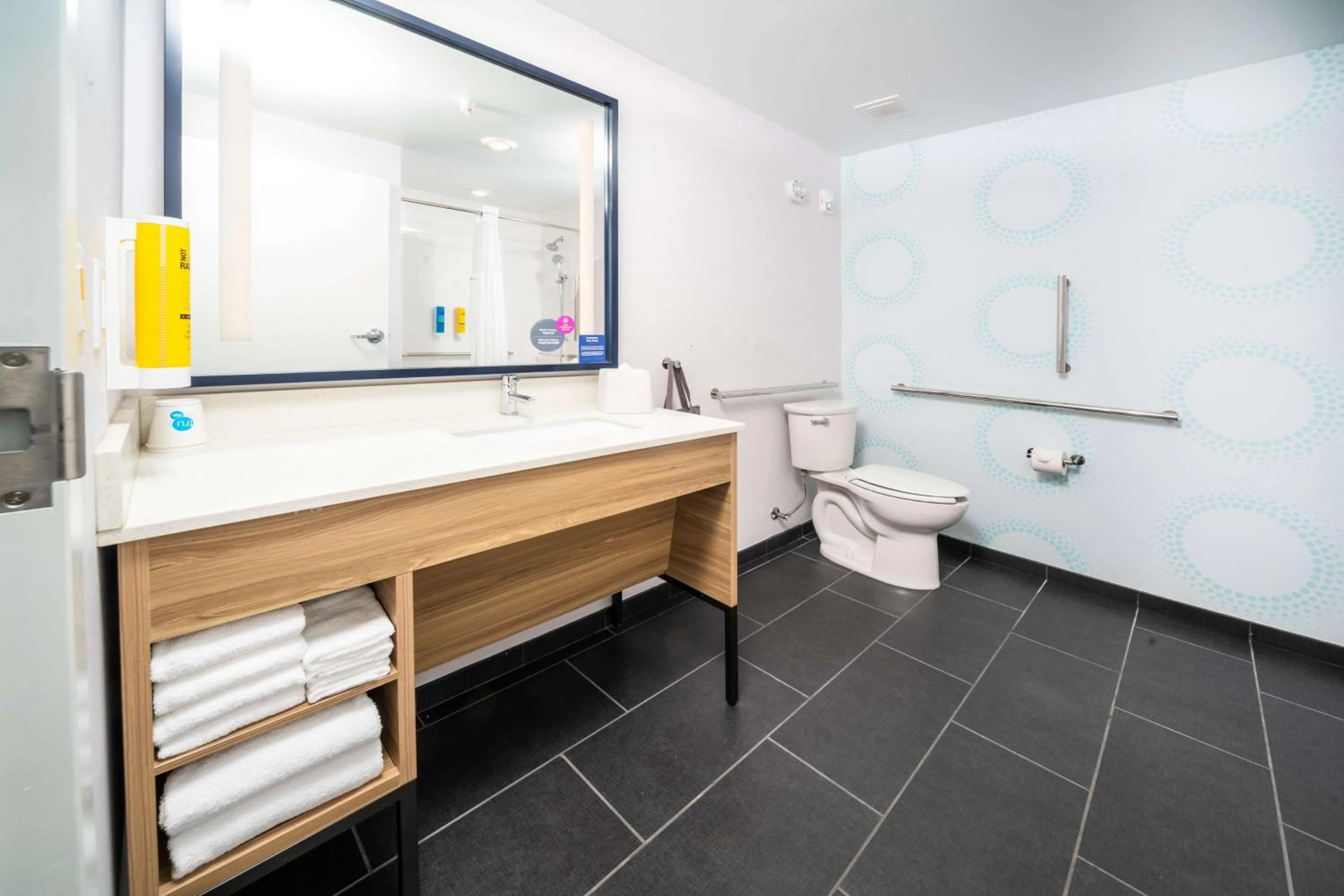 Bathroom in Tru By Hilton Minneapolis Mall of America