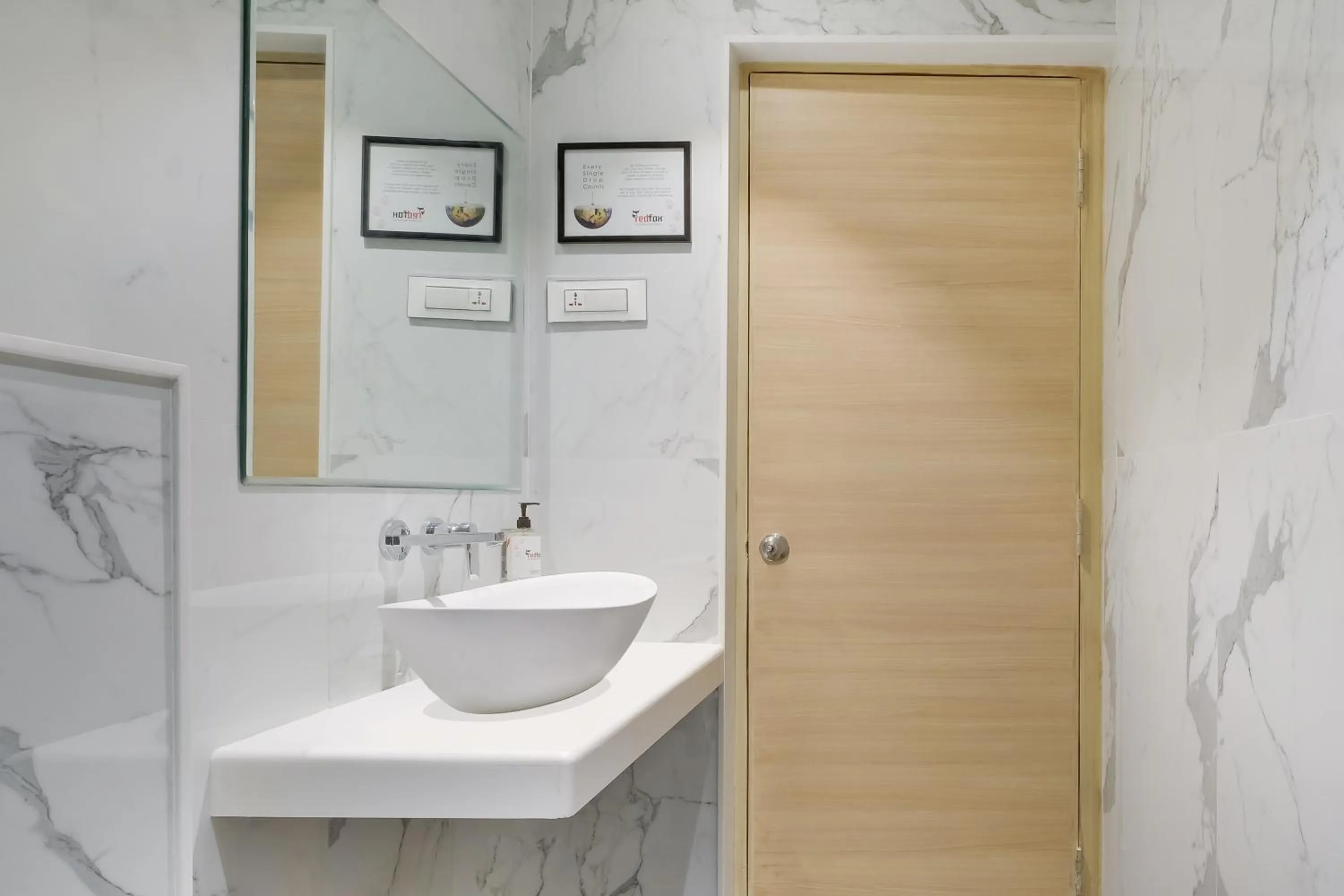 Bathroom in Red Fox by Lemon Tree Hotels, Vijayawada