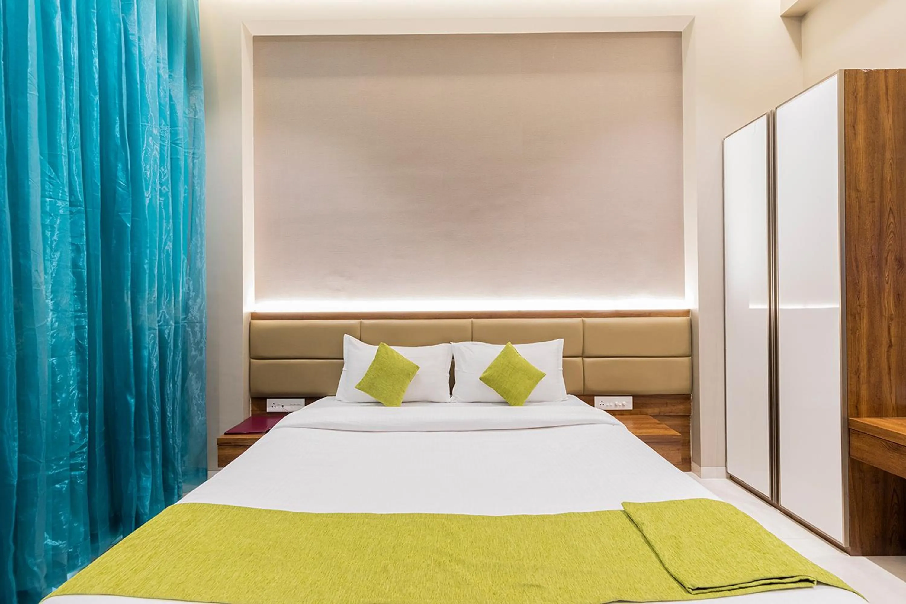 Bed in Hotel Seven Oaks