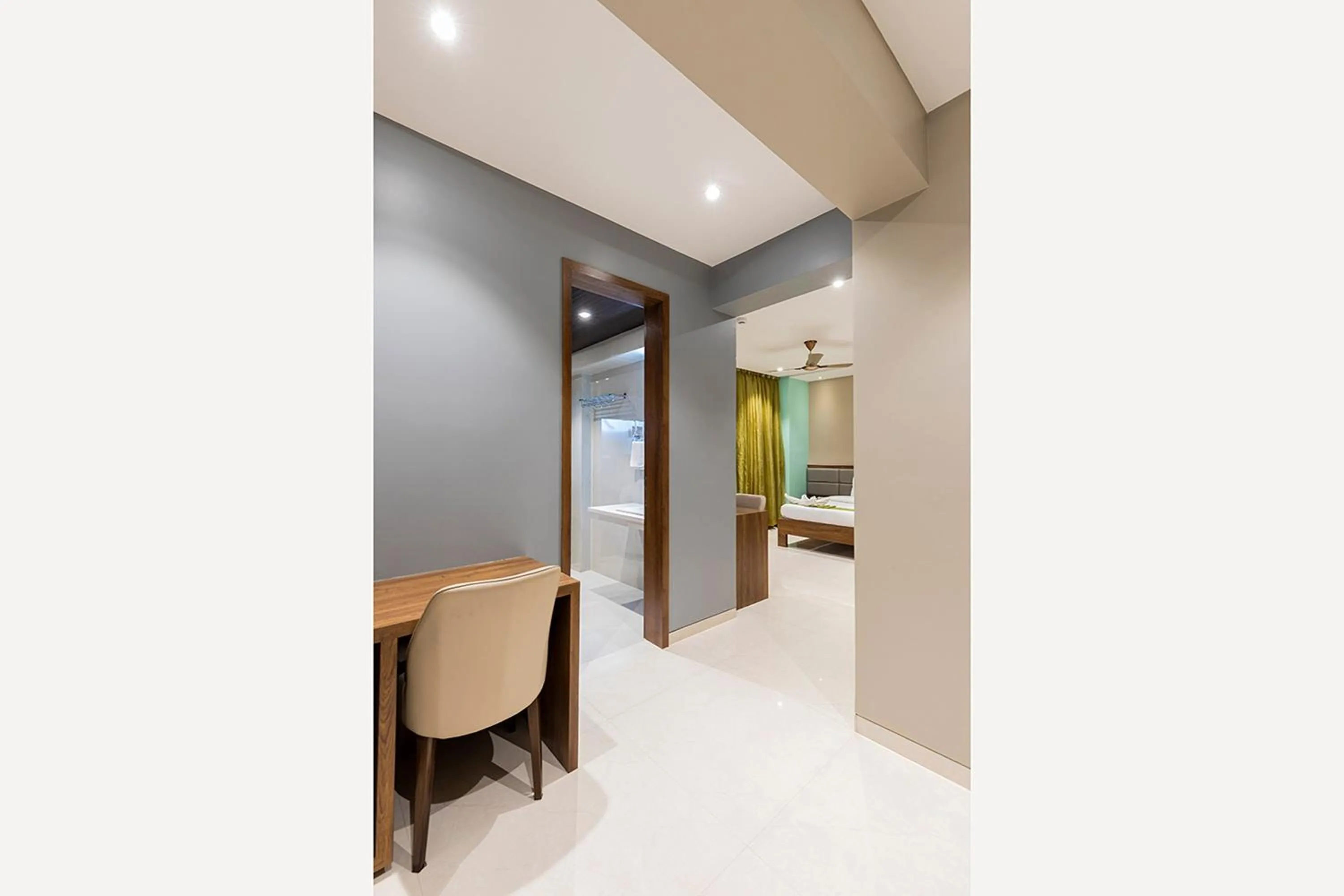 Seating area in Hotel Seven Oaks