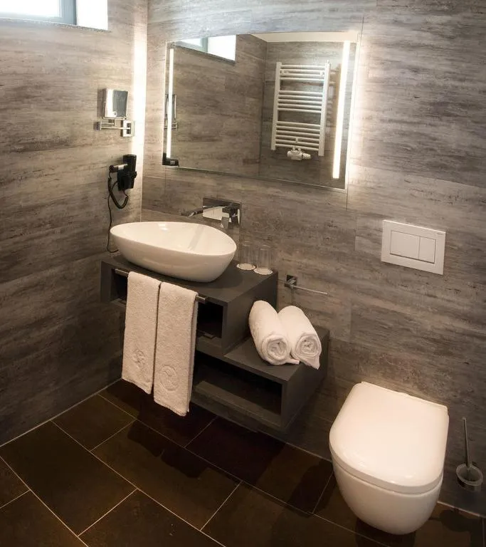 Bathroom in Hotel LifeStyle Mindelheim