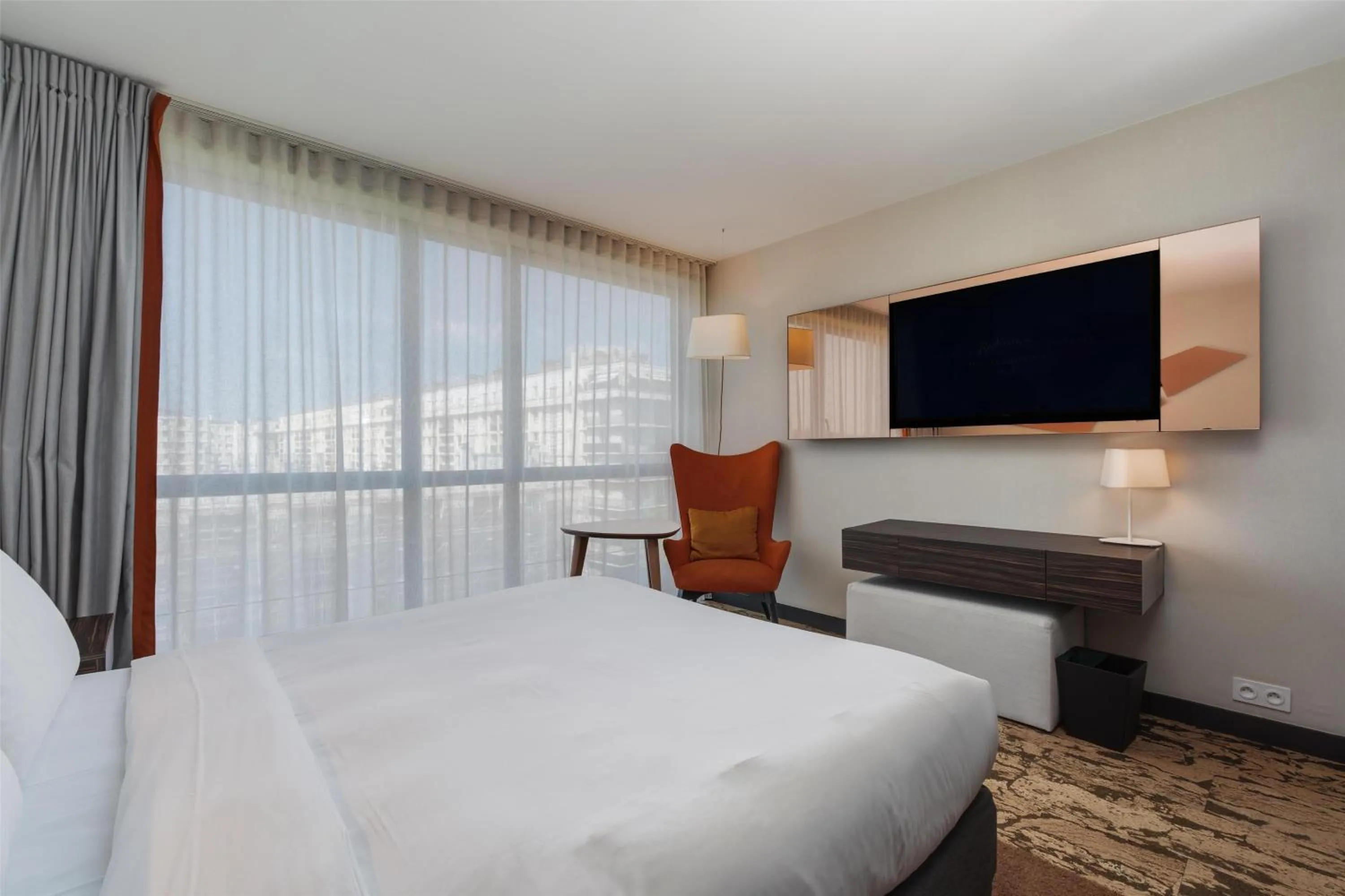 Bedroom, Bed in Radisson Blu Hotel, Paris Boulogne