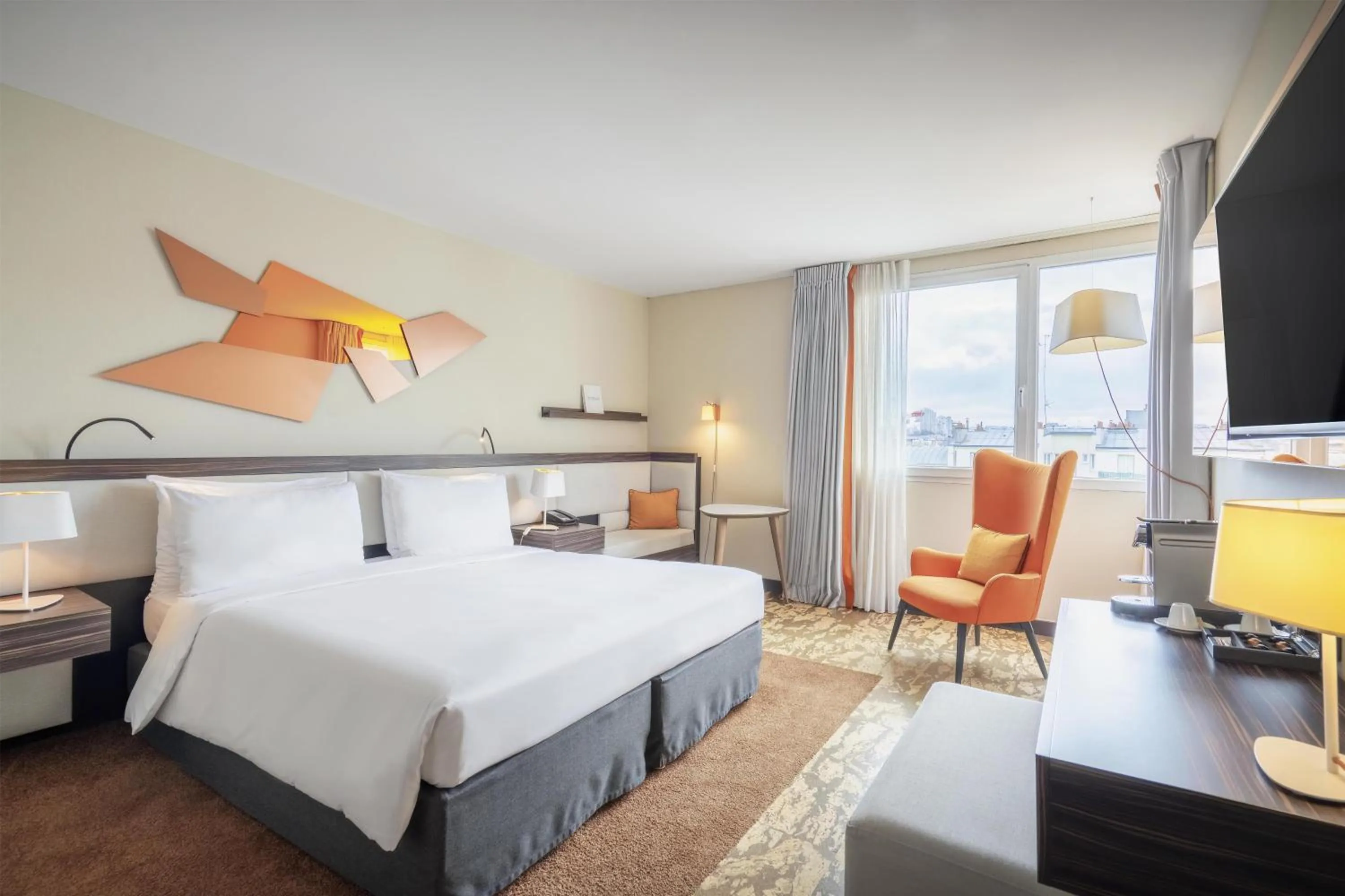 Bed in DoubleTree by Hilton Paris Boulogne