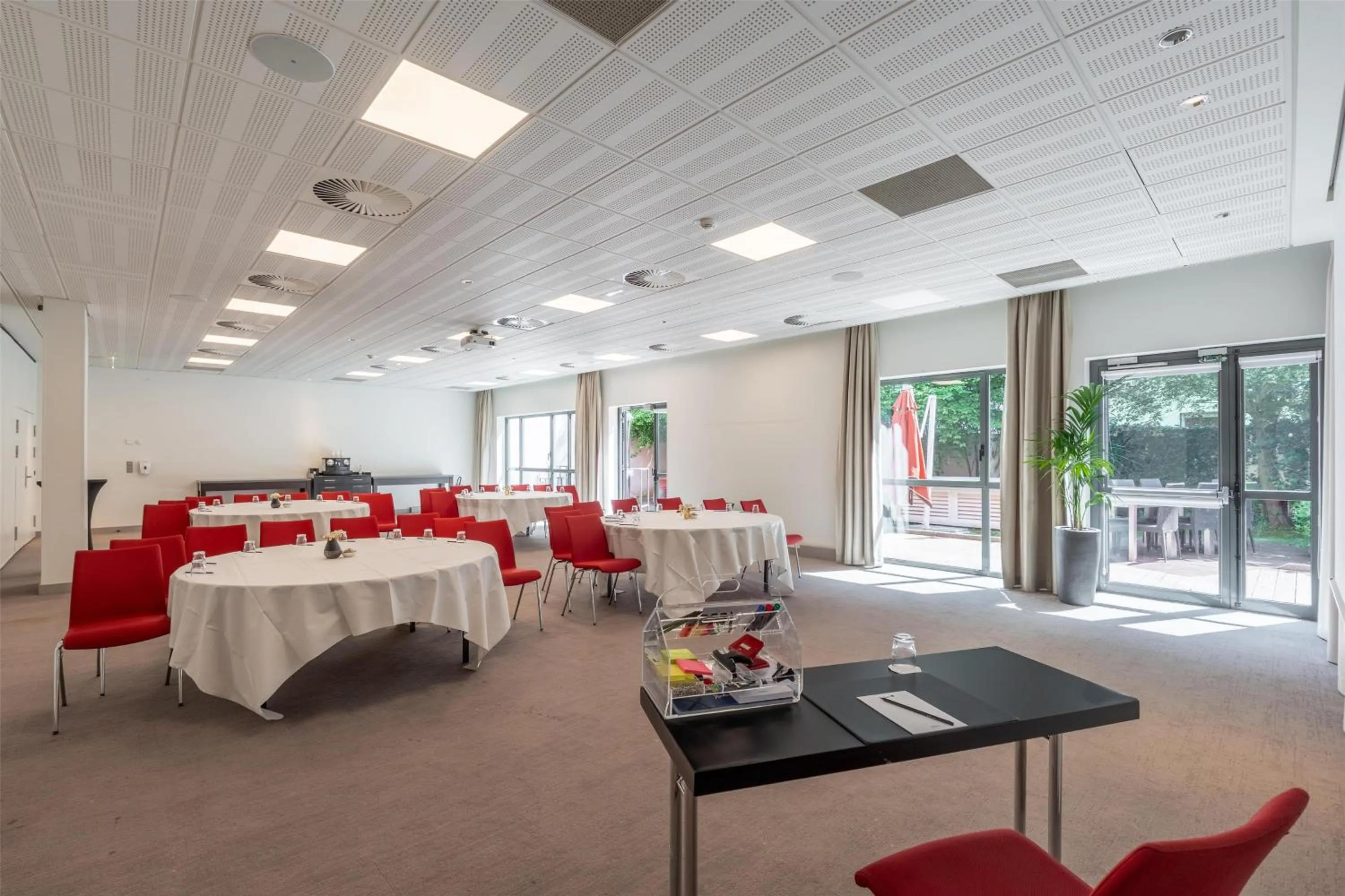 Meeting/conference room in Radisson Blu Hotel, Paris Boulogne