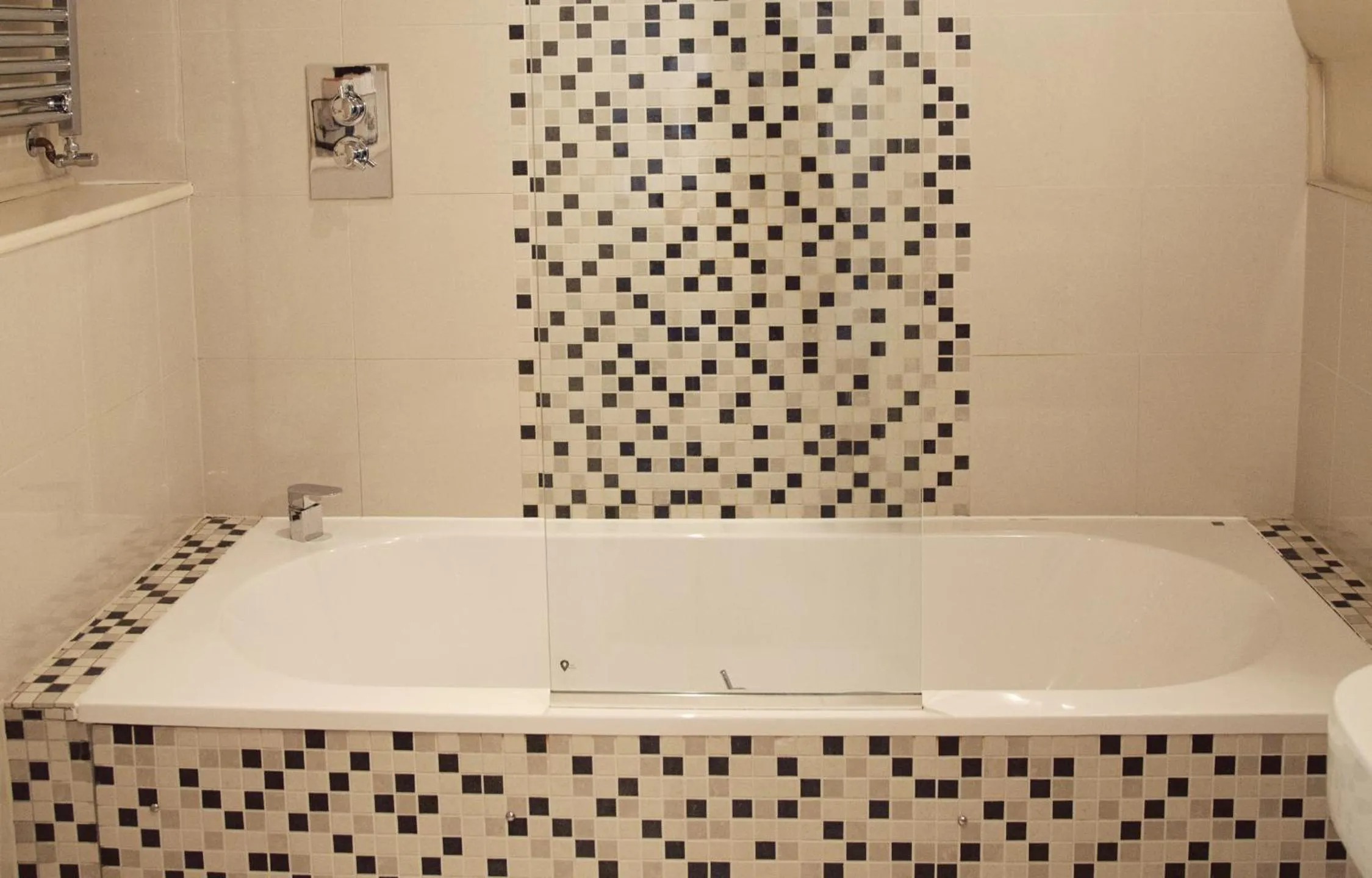 Bathroom in The White Hart