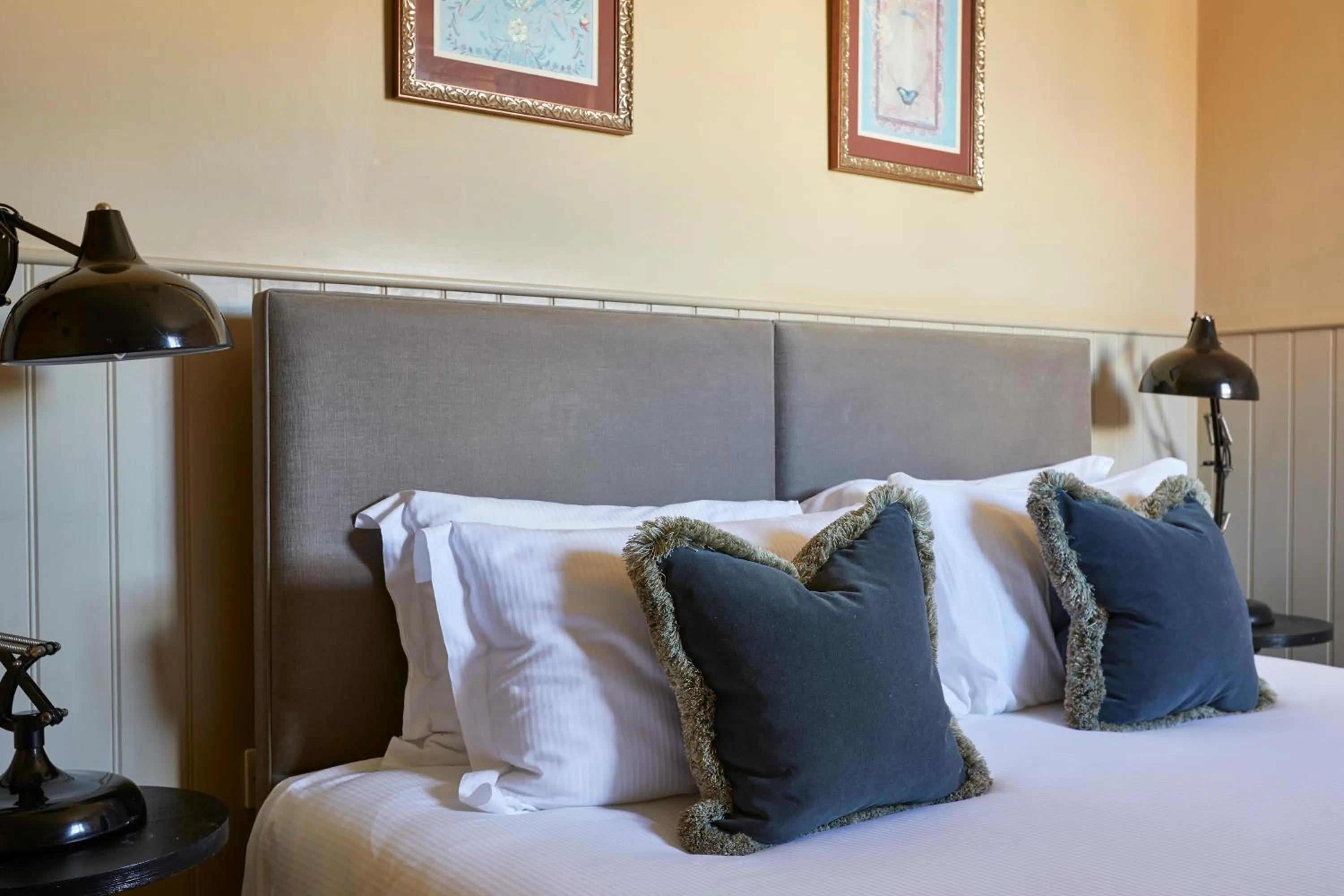 Bedroom, Bed in The White Hart