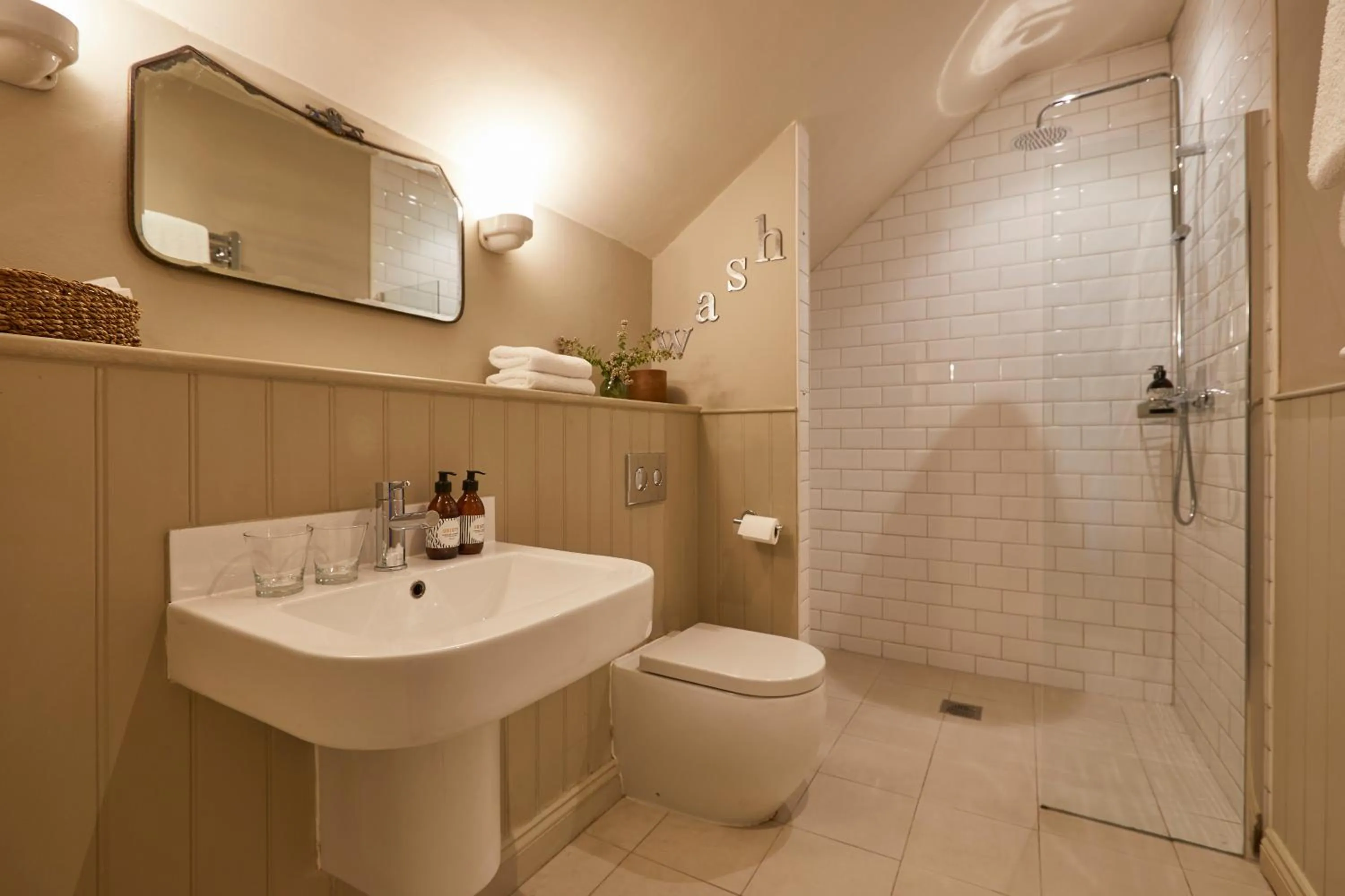 Bathroom in The White Hart