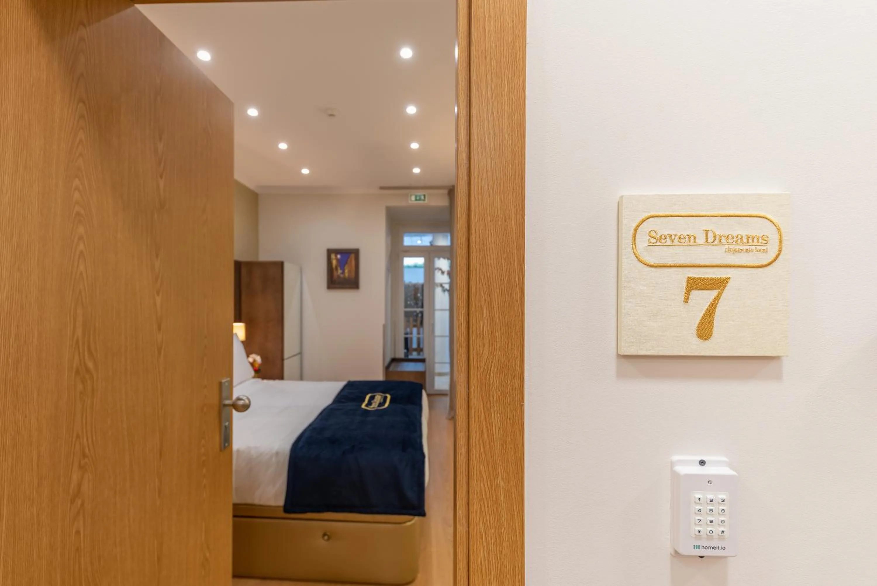 Other, Bed in Seven Dreams Suites