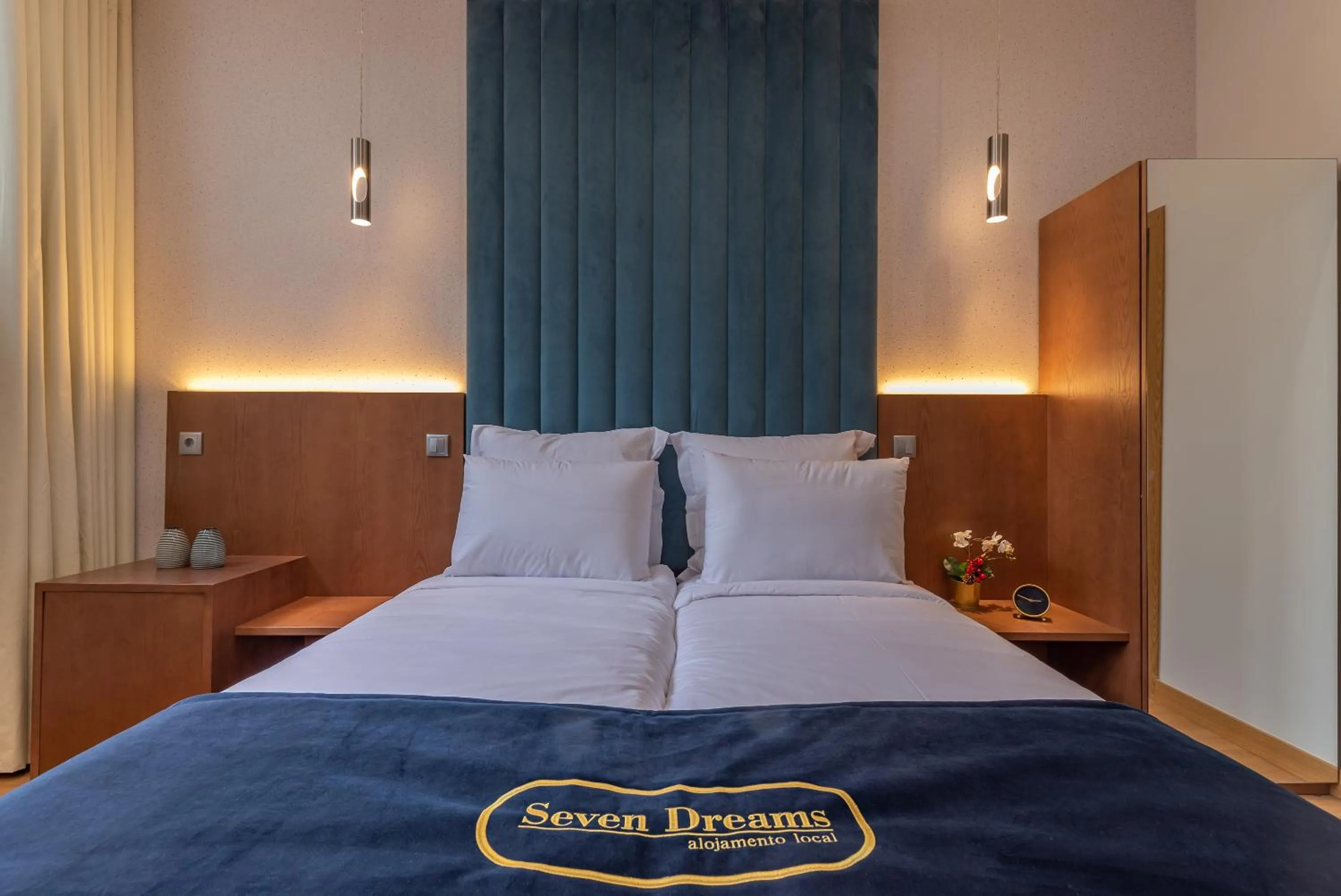 Bedroom, Bed in Seven Dreams Suites