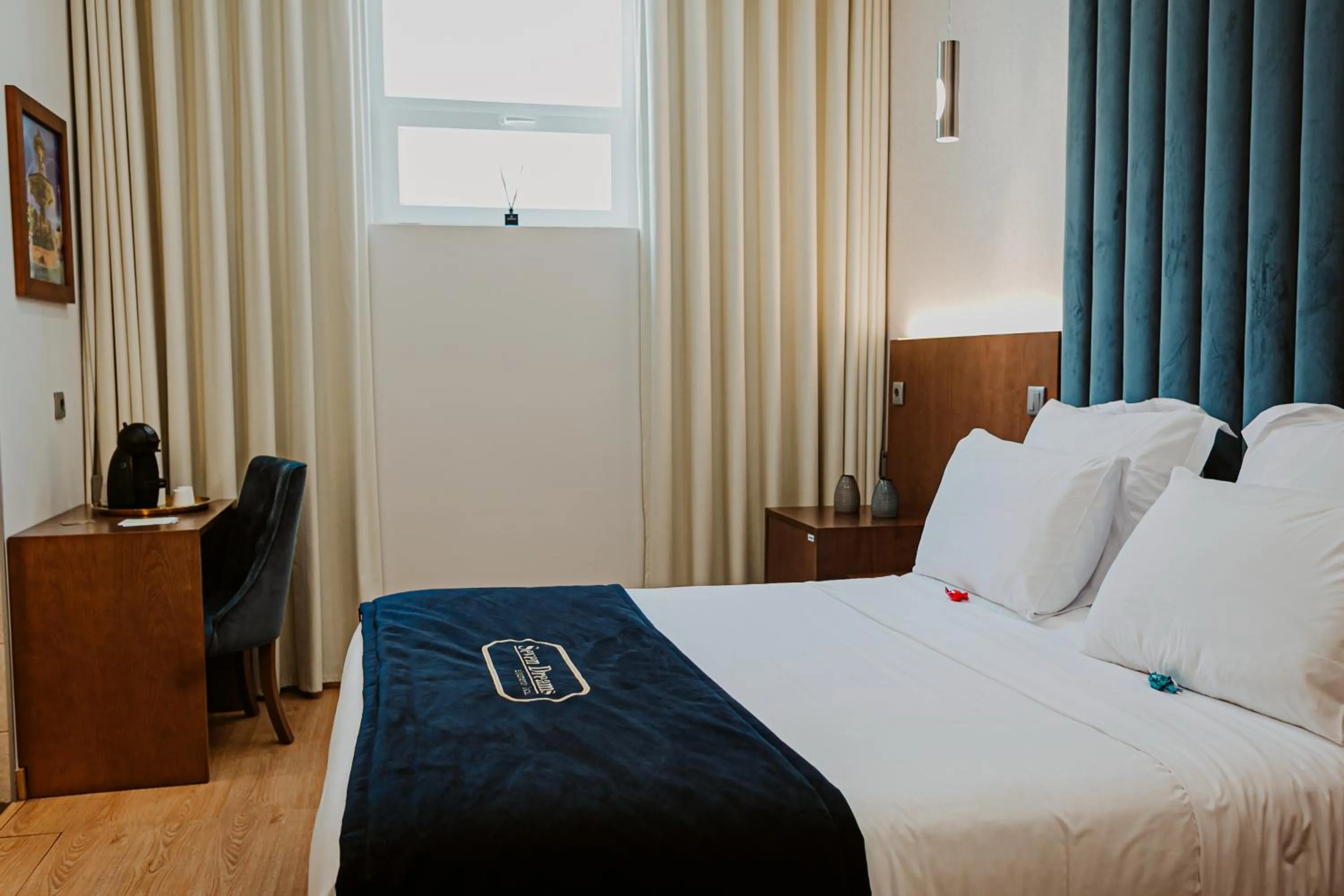 Bedroom, Bed in Seven Dreams Suites