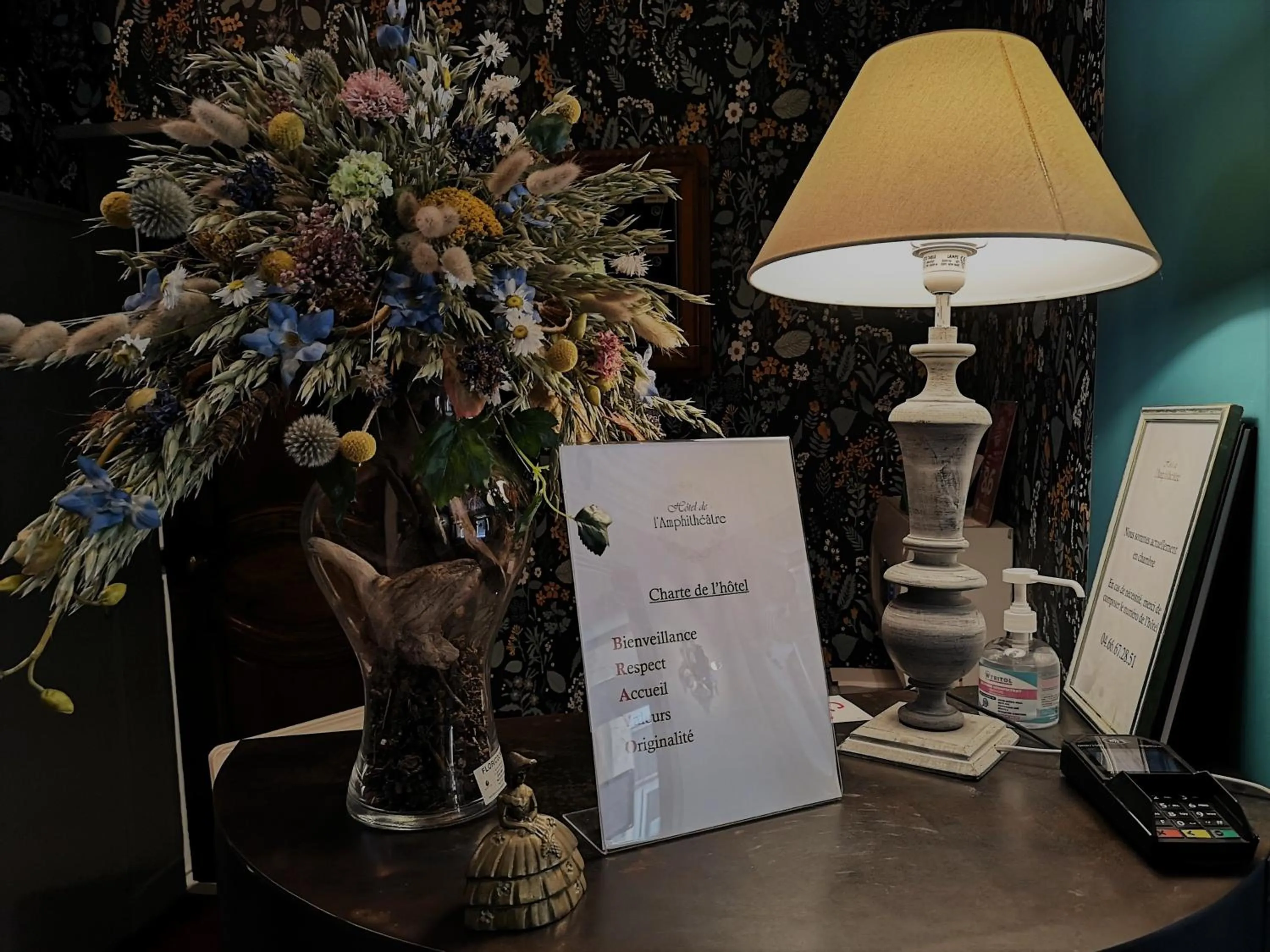 Lobby or reception in Hôtel De L'Amphithéâtre