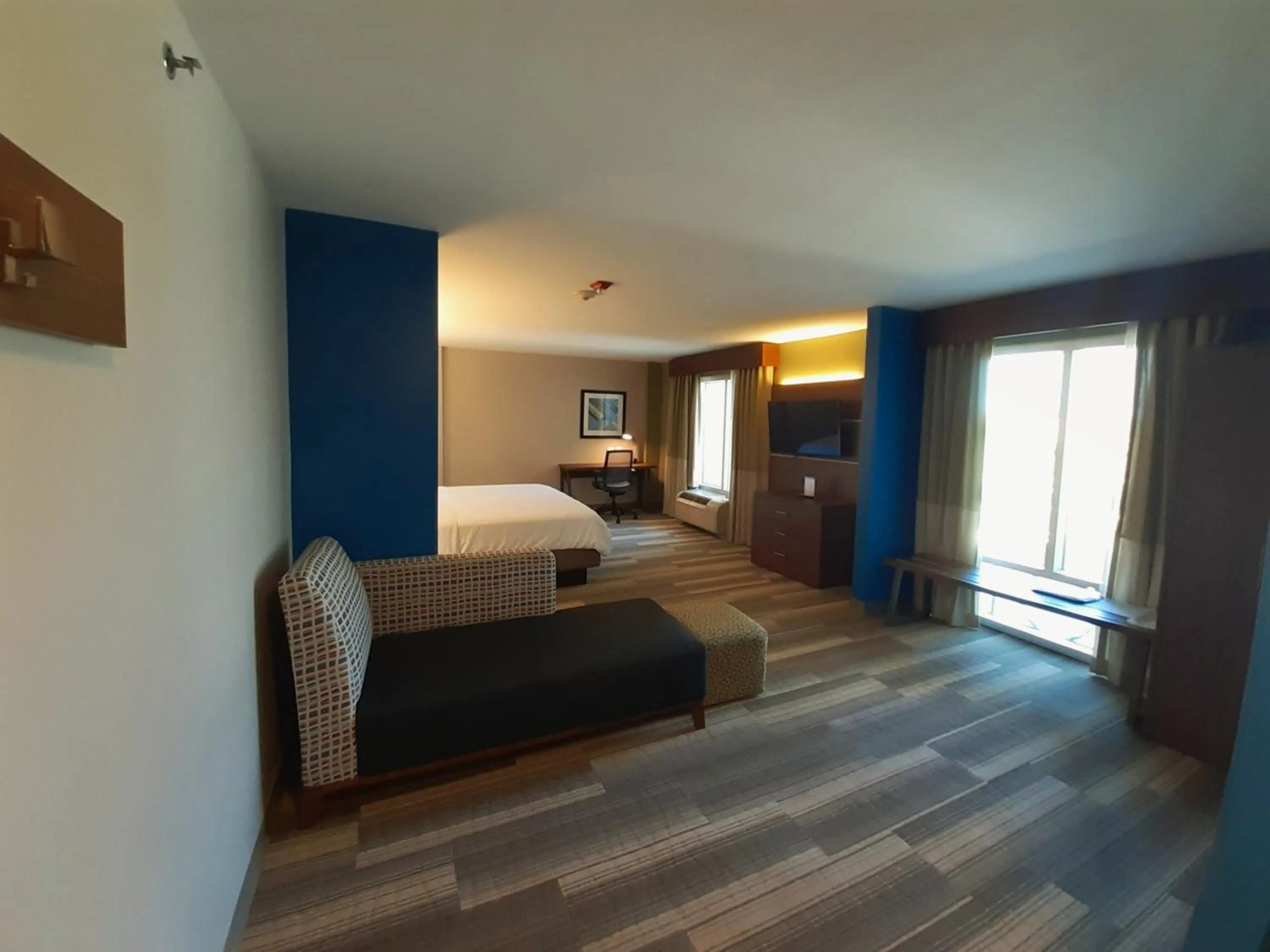 Photo of the whole room, Bed in Holiday Inn Express Trincity by IHG