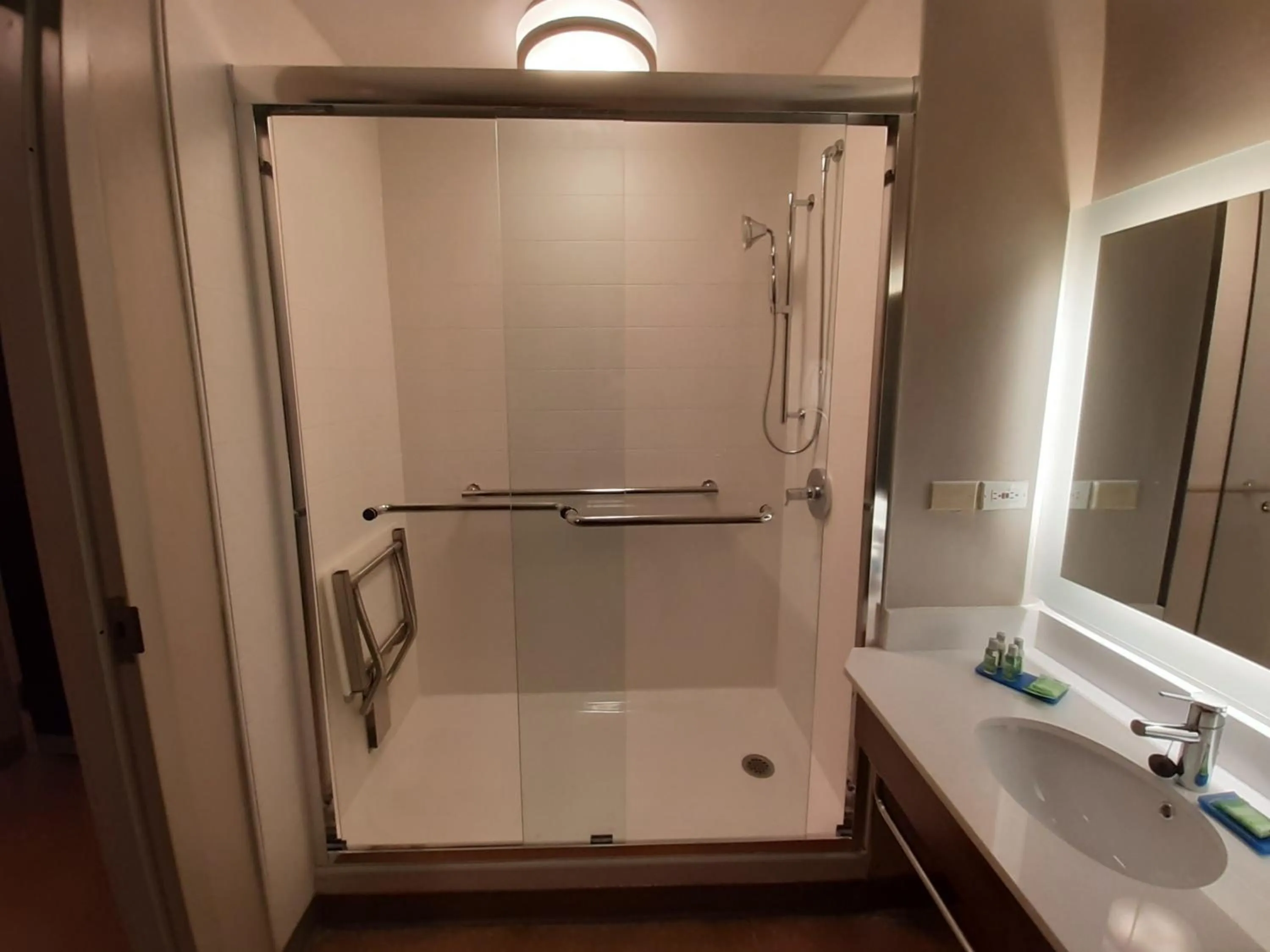 Photo of the whole room in Holiday Inn Express Trincity by IHG