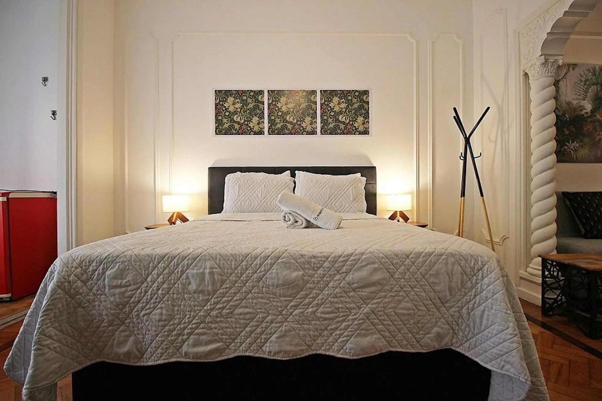 Bedroom, Bed in Rio Spot Homes vintage C051