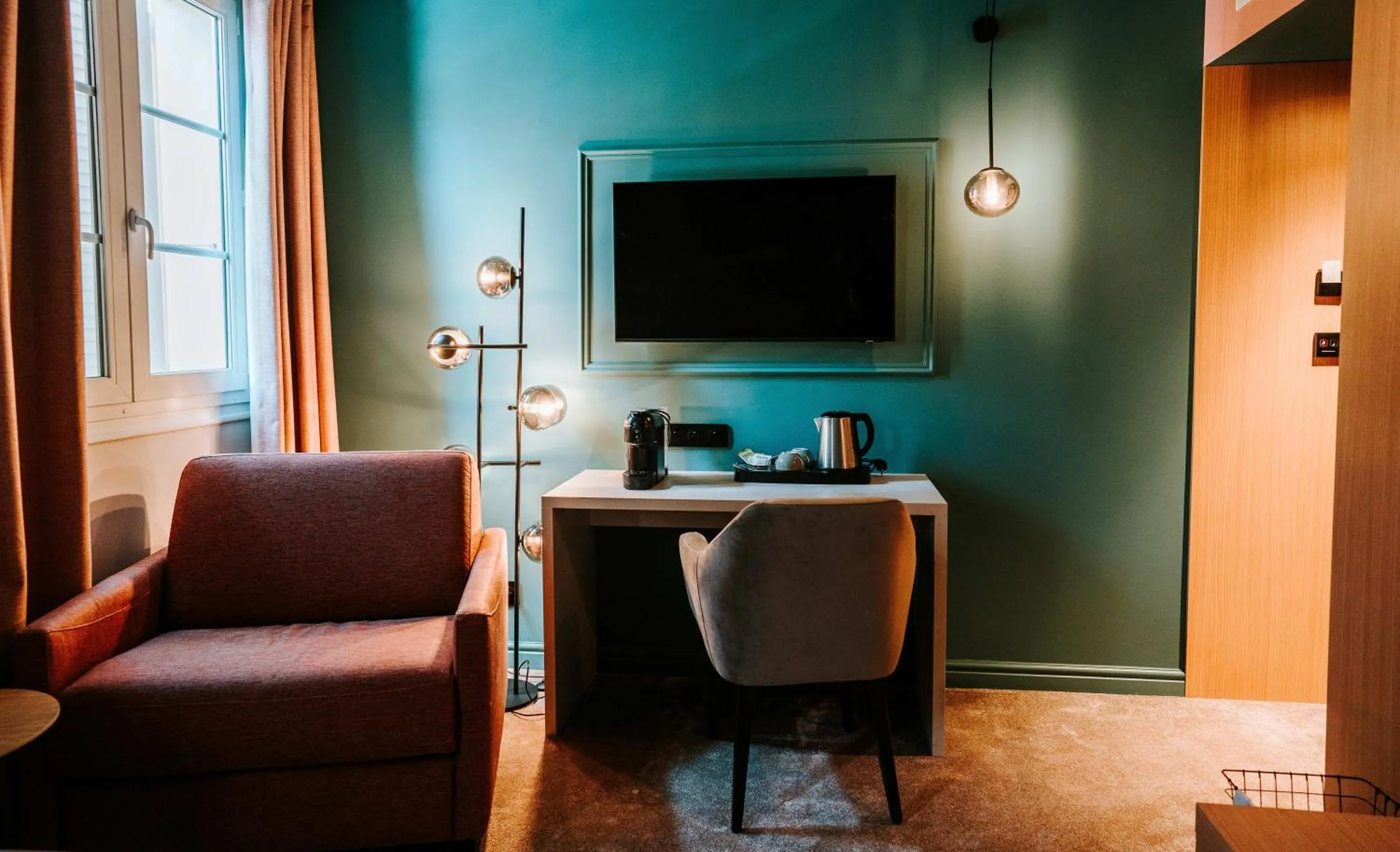 TV and multimedia in Hôtel Fesch & Spa