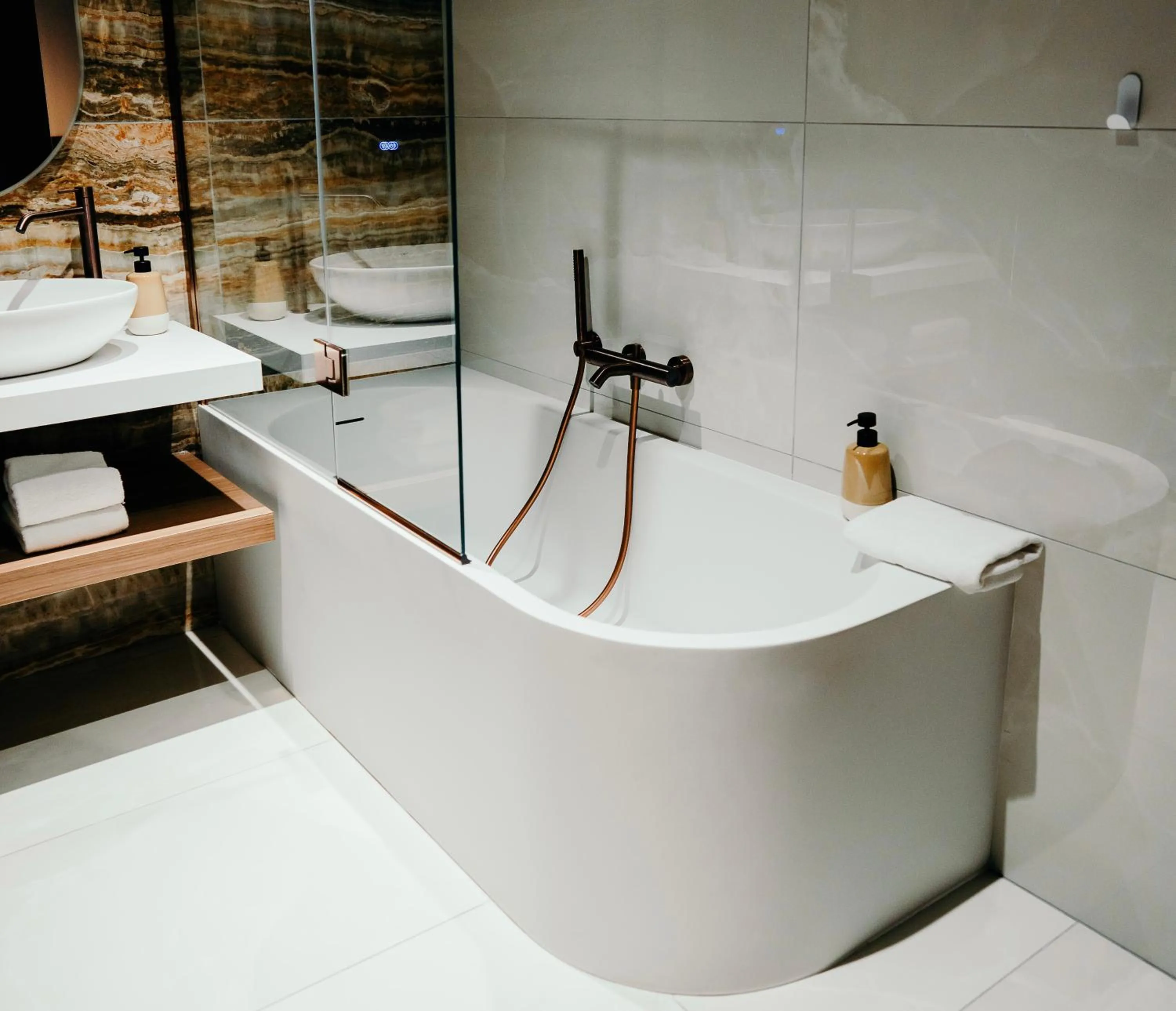 Bath in Hôtel Fesch & Spa