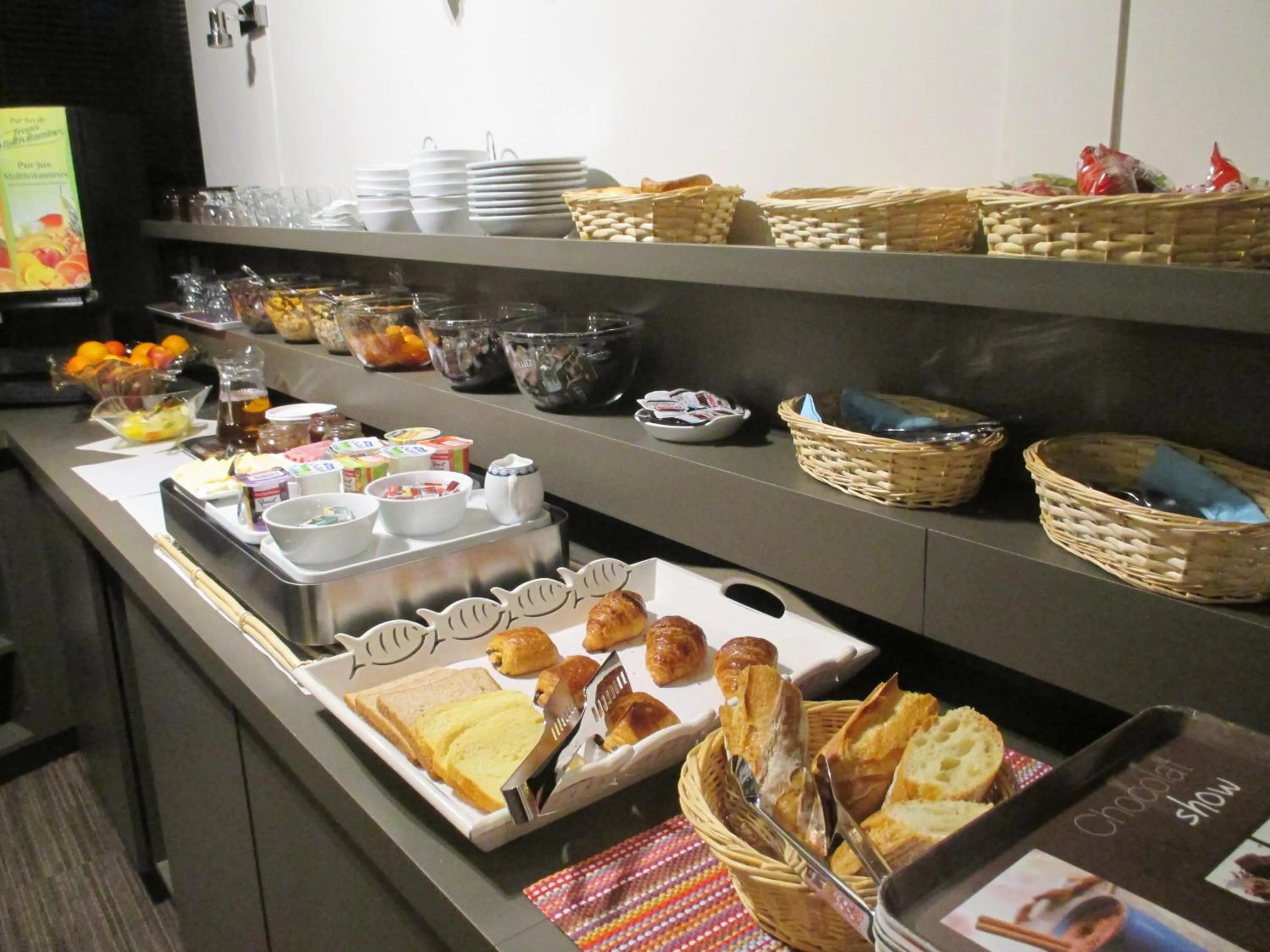 Breakfast in Le Crystal Dinard, Sure Hotel Collection by Best Western