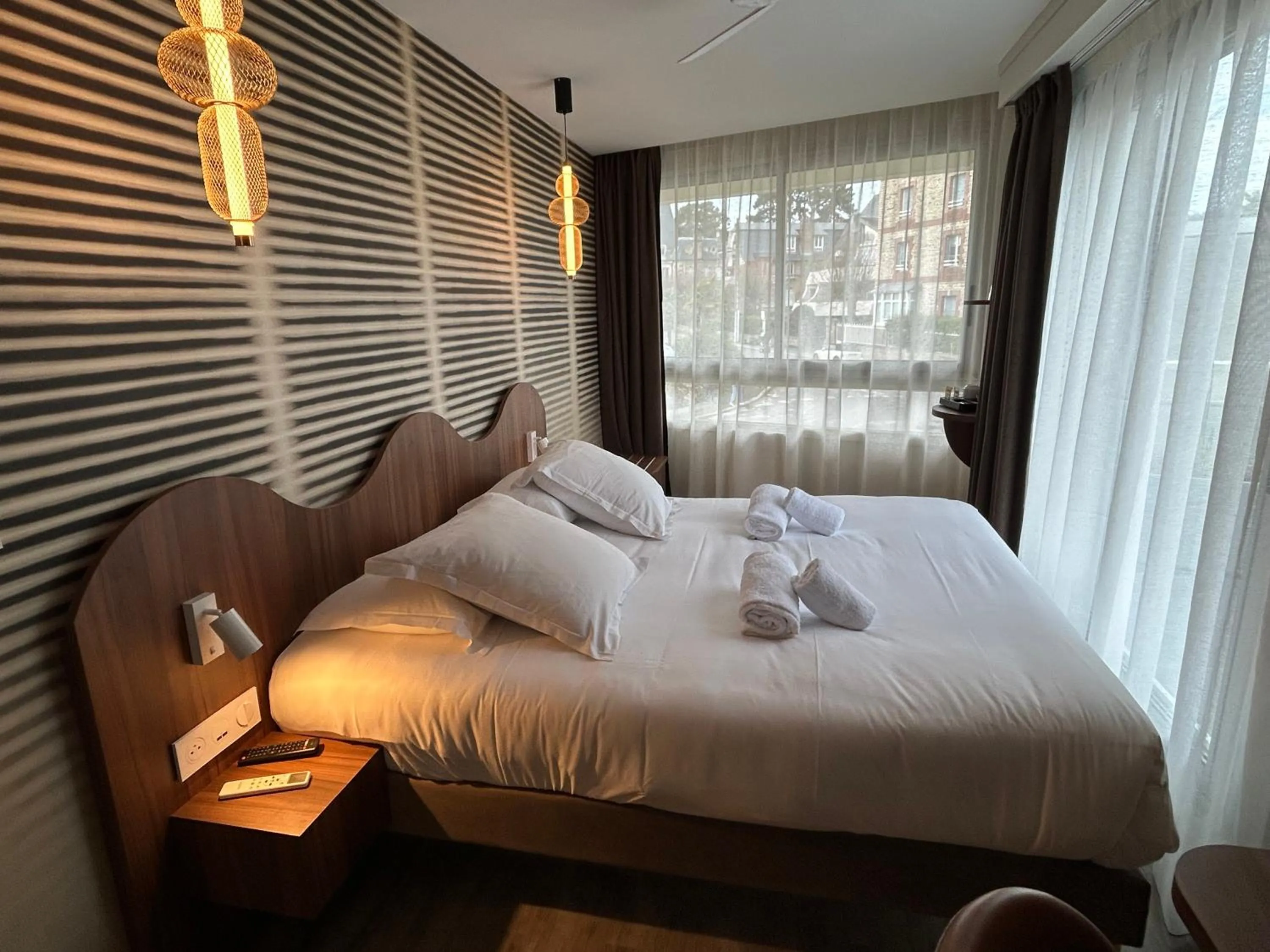 Bed in Le Crystal Dinard, Sure Hotel Collection by Best Western