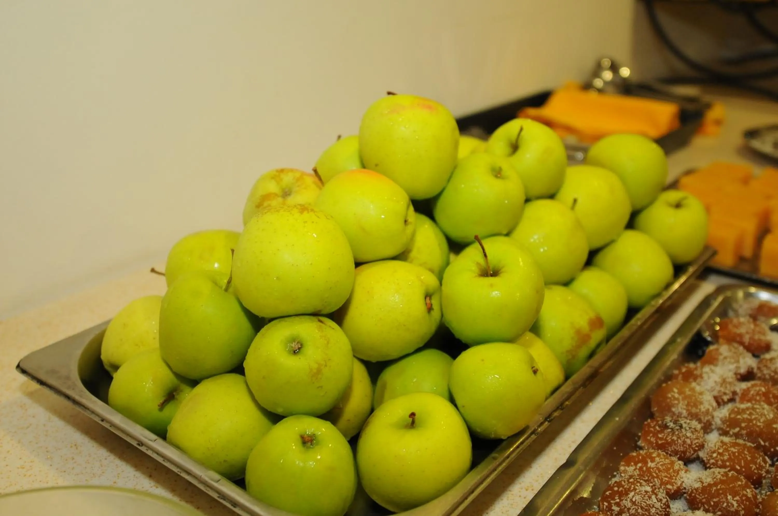 Restaurant/places to eat in Ares Dream Hotel