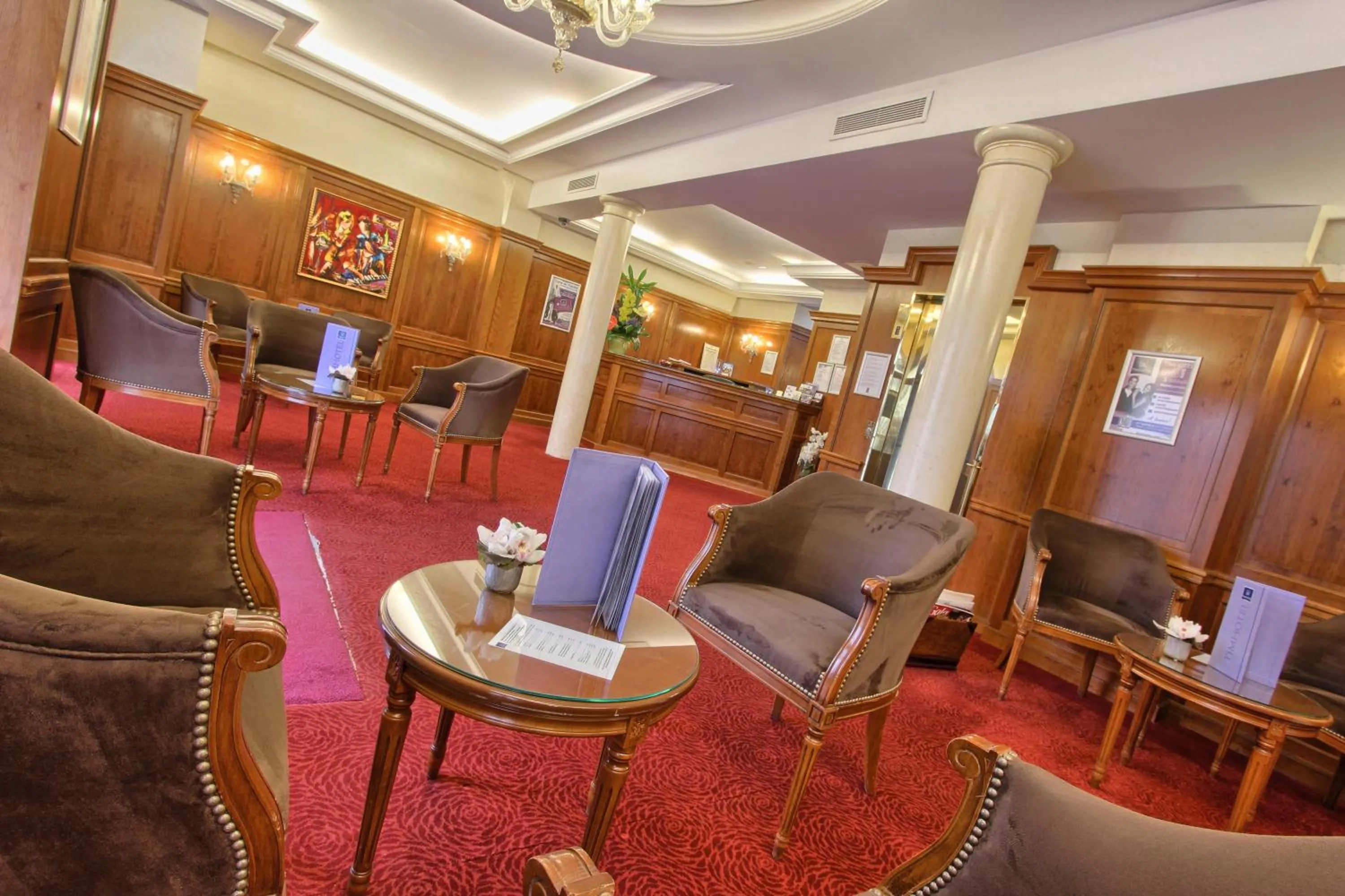 Lobby or reception in Timhotel Tour Montparnasse