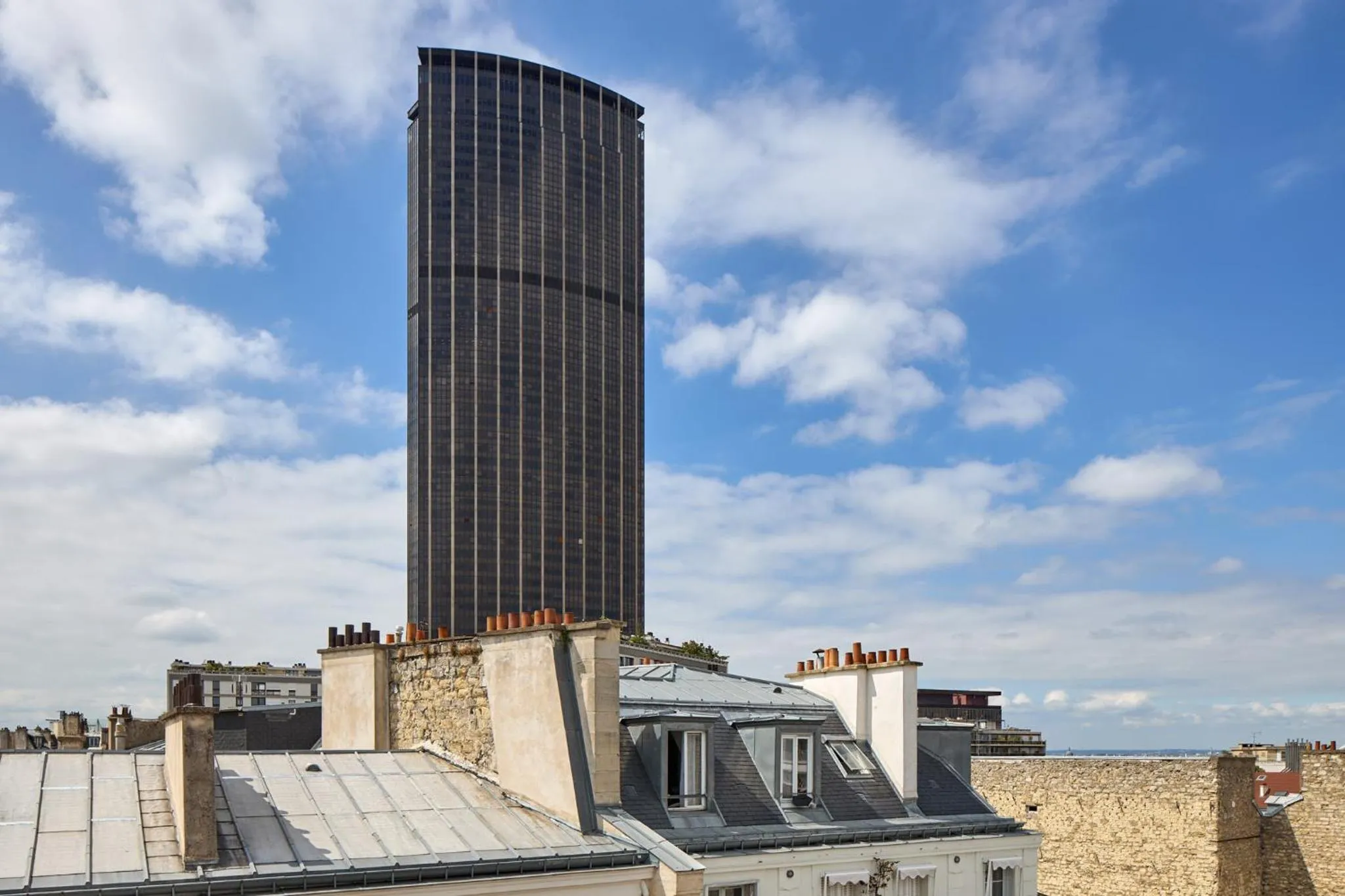 Landmark view in Timhotel Tour Montparnasse