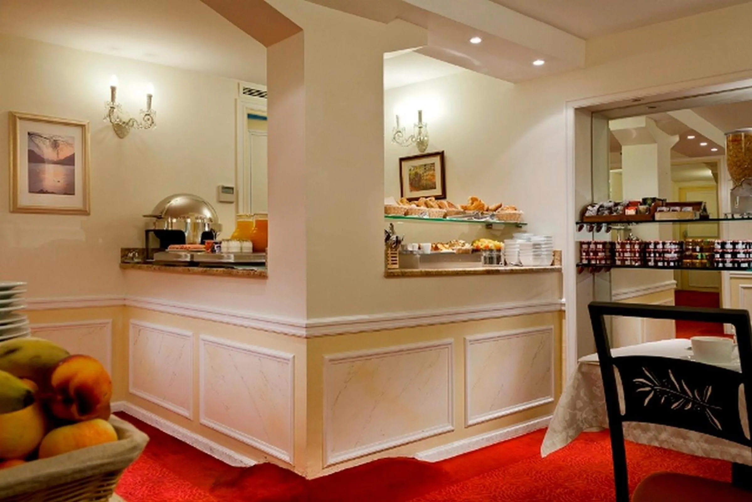 Restaurant/places to eat in Timhotel Tour Montparnasse