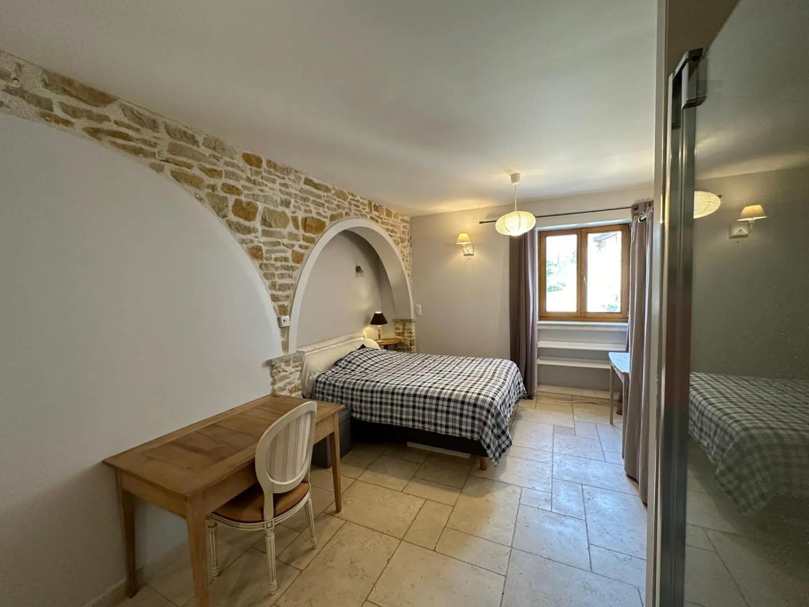 Bed in Les Lumières de Genève