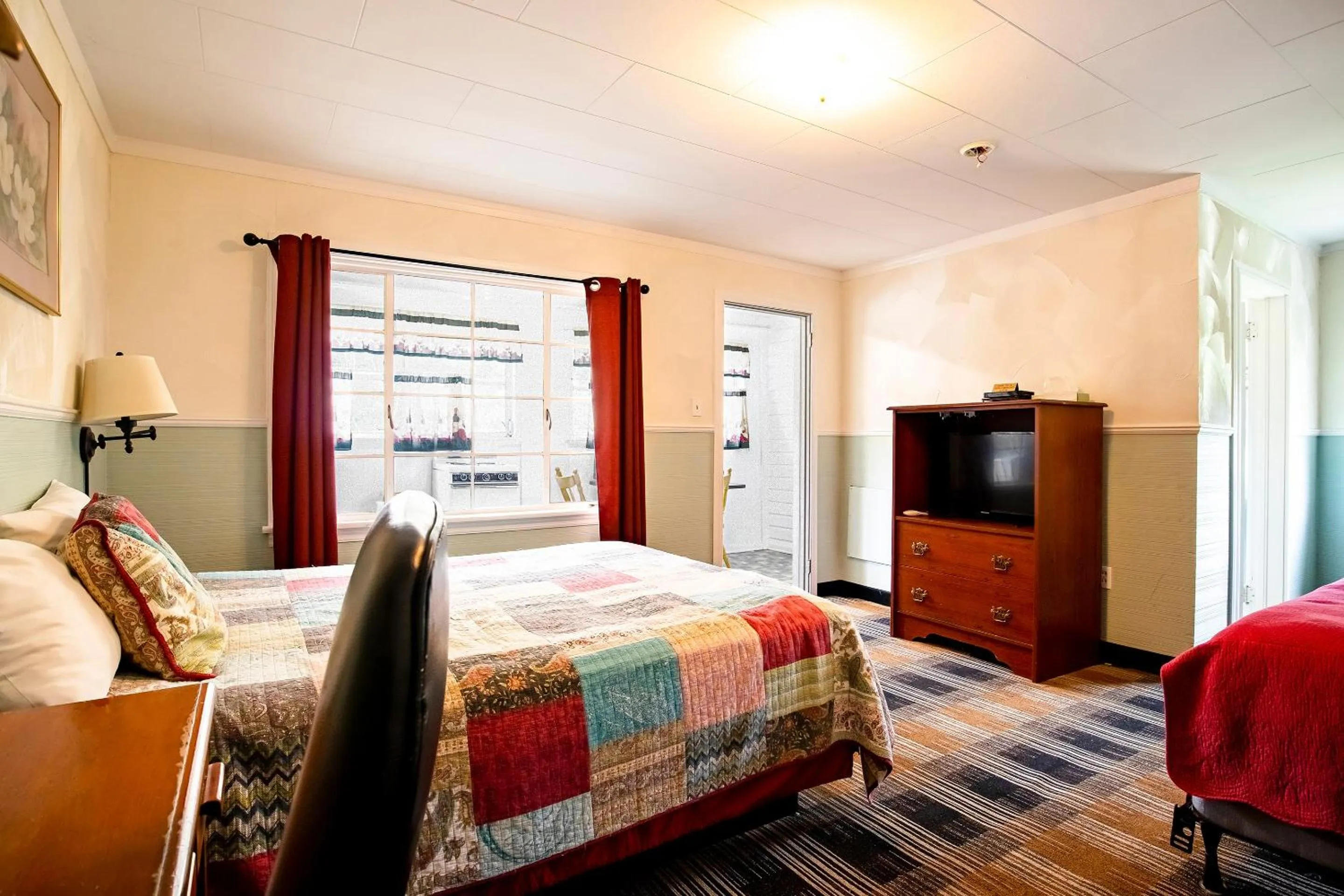 Bedroom, Bed in Lloyd's On The River Country Inn By Oyo