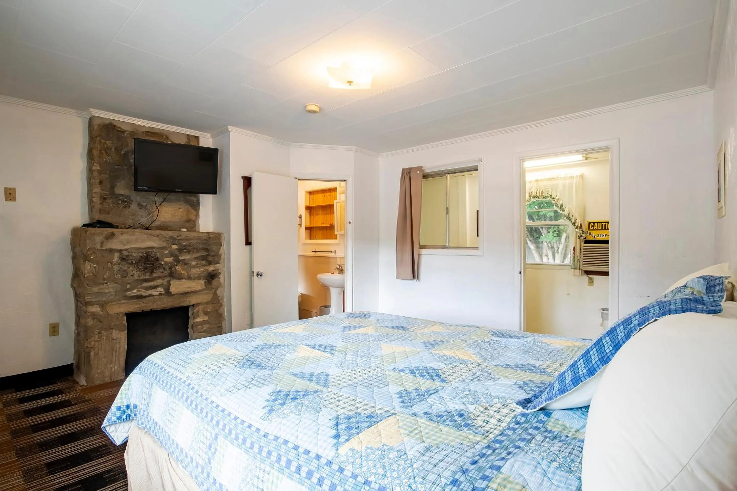 Bedroom, Bed in Lloyd's On The River Country Inn By Oyo