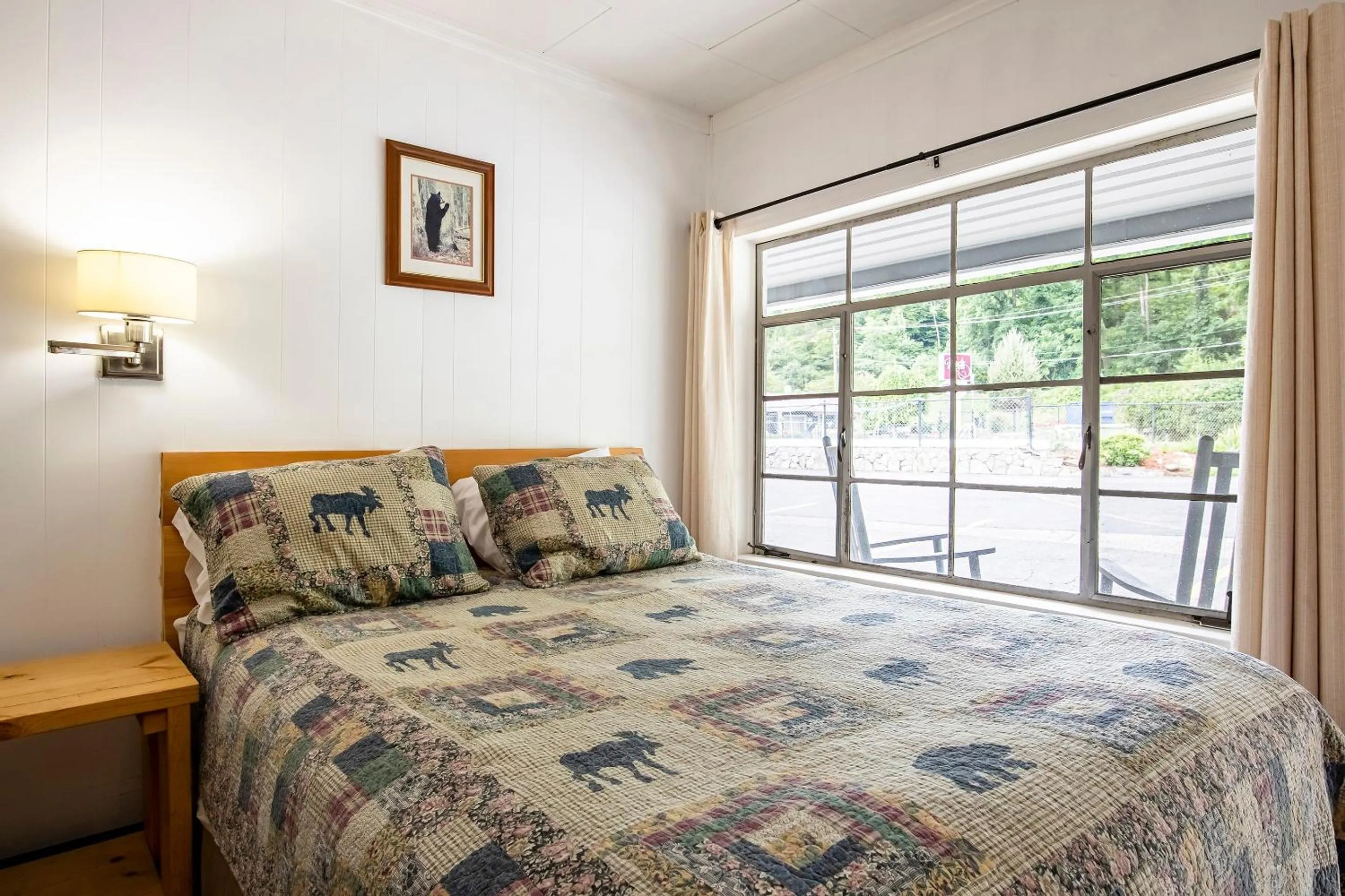 Bedroom, Bed in Lloyd's On The River Country Inn By Oyo