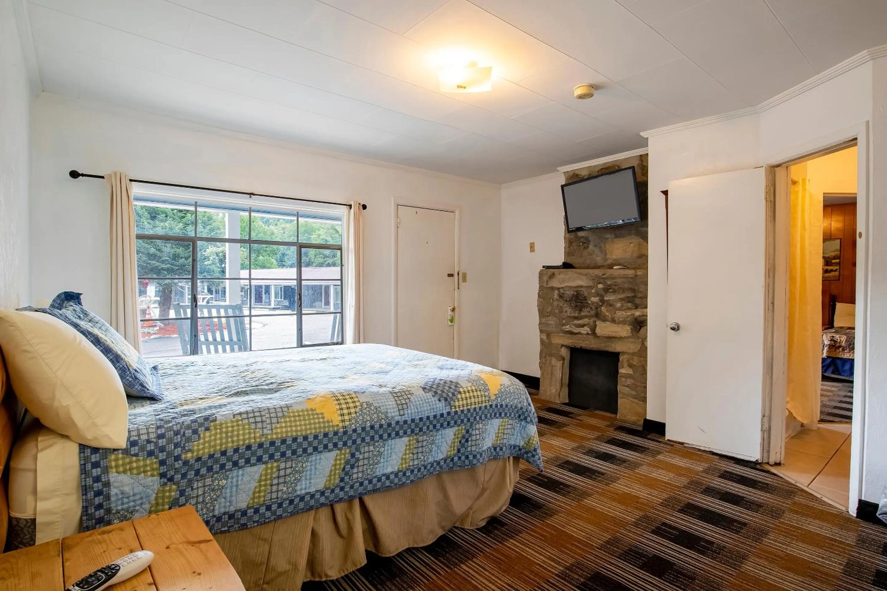 Bedroom, Bed in Lloyd's On The River Country Inn By Oyo