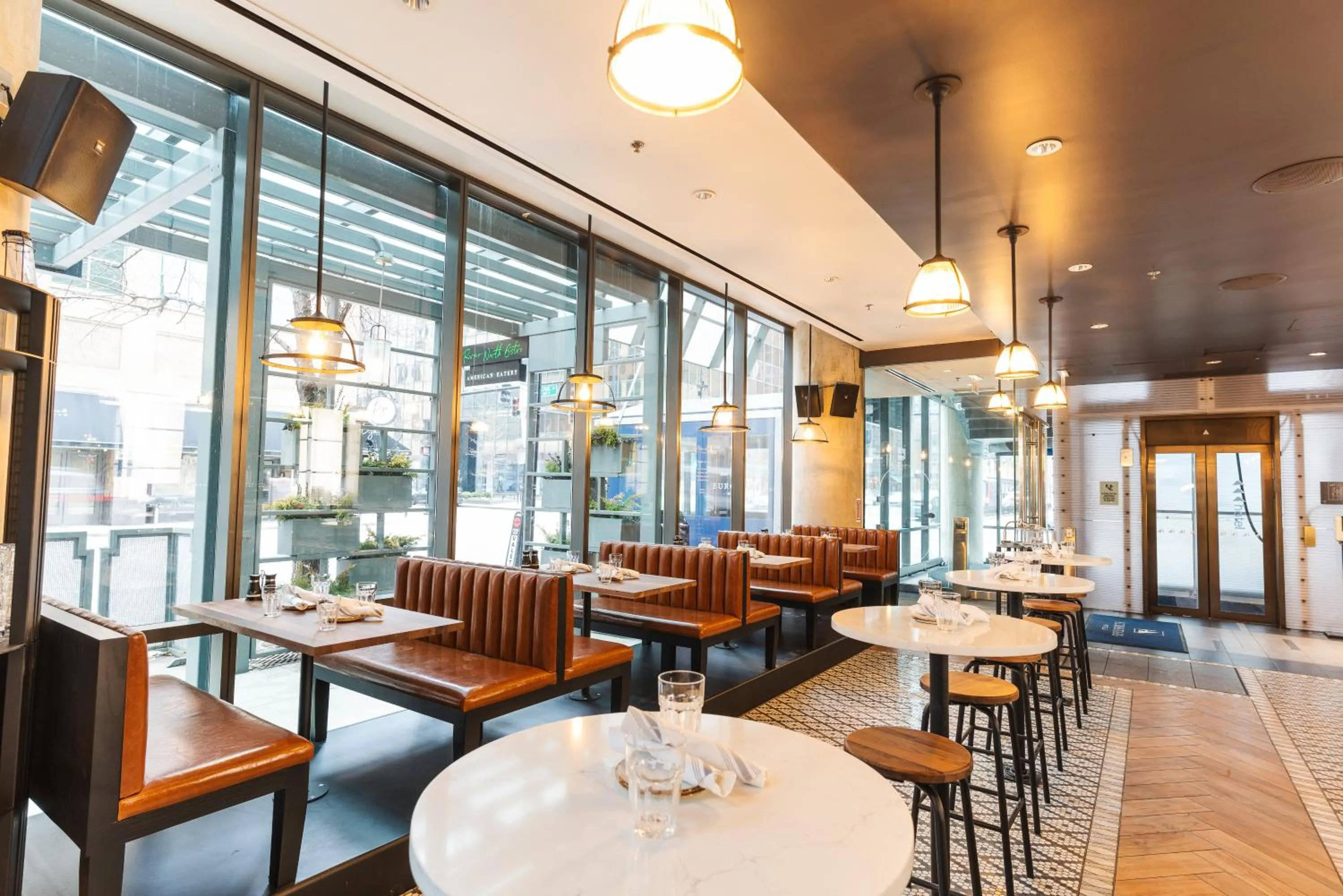 Restaurant/places to eat in Eurostars Magnificent Mile