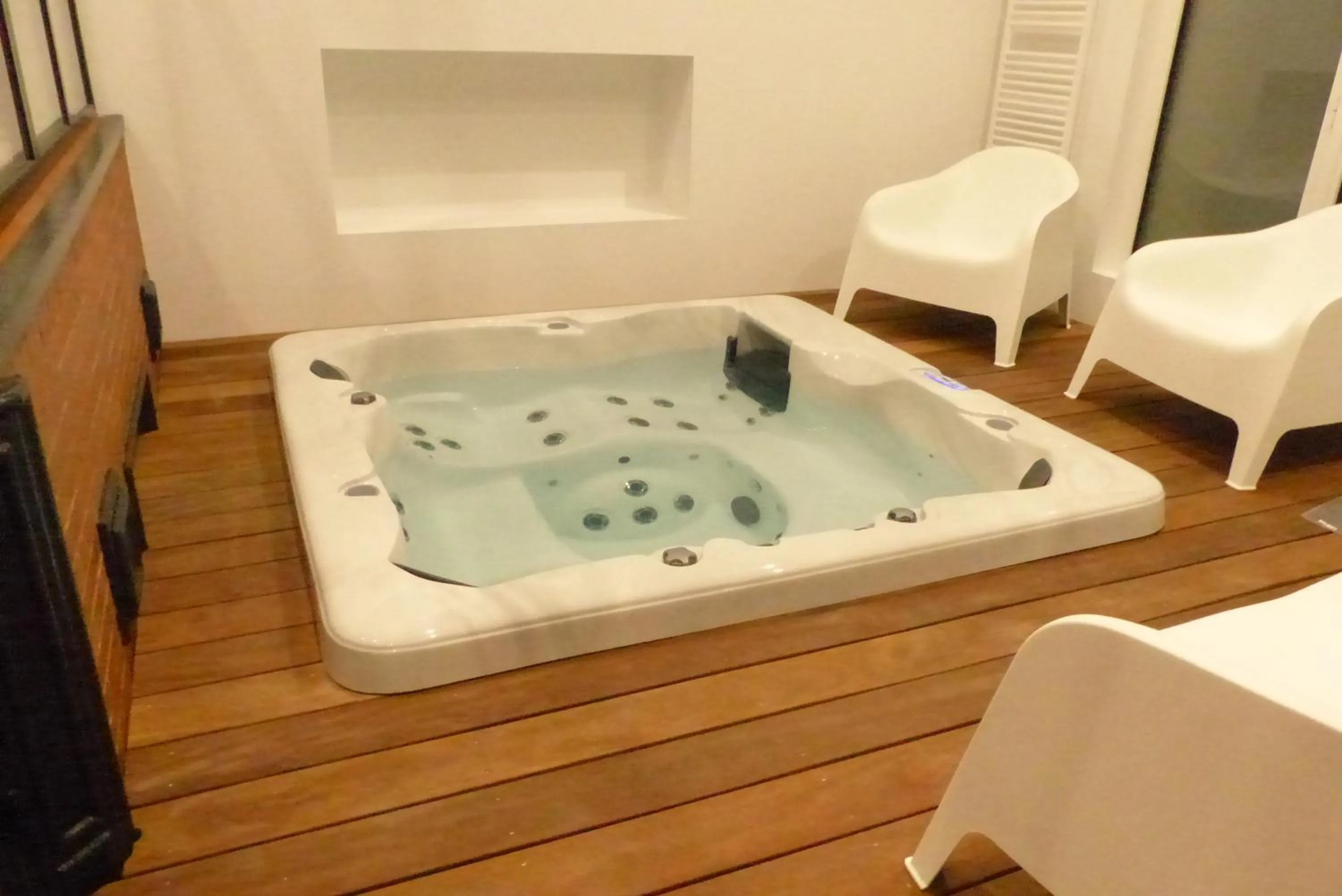 Spa and wellness centre/facilities in L'Alambic De L'Estuaire