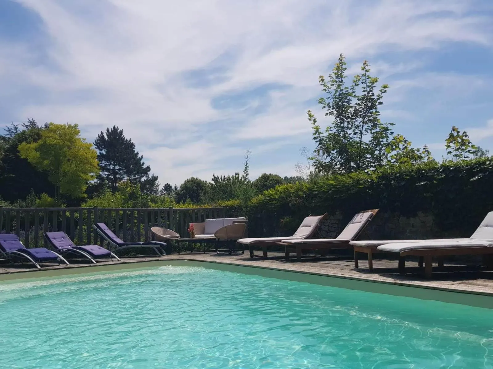 Swimming pool in Hotel L'Aunette Cottage