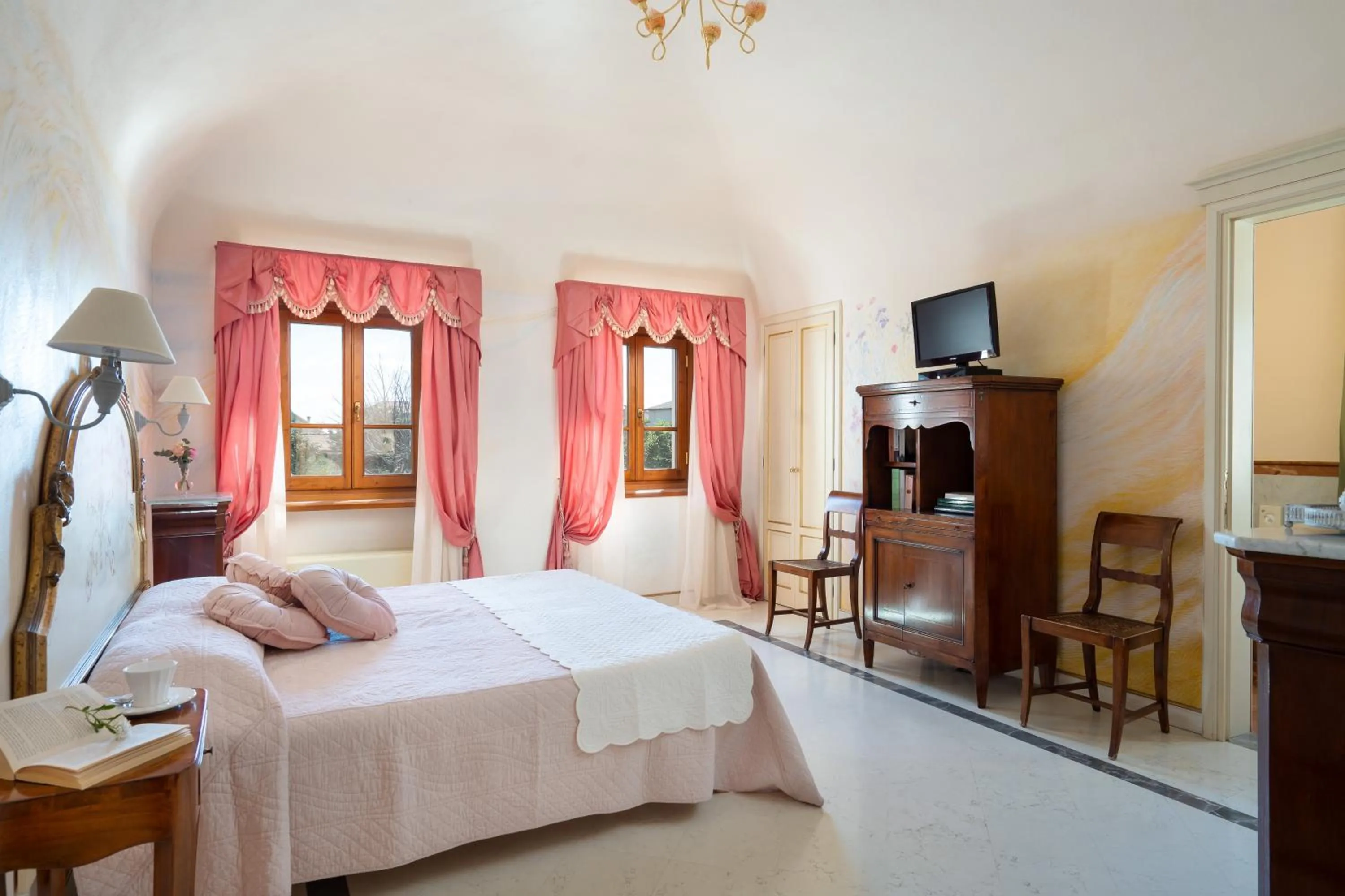 Photo of the whole room in Relais Villa Bianca