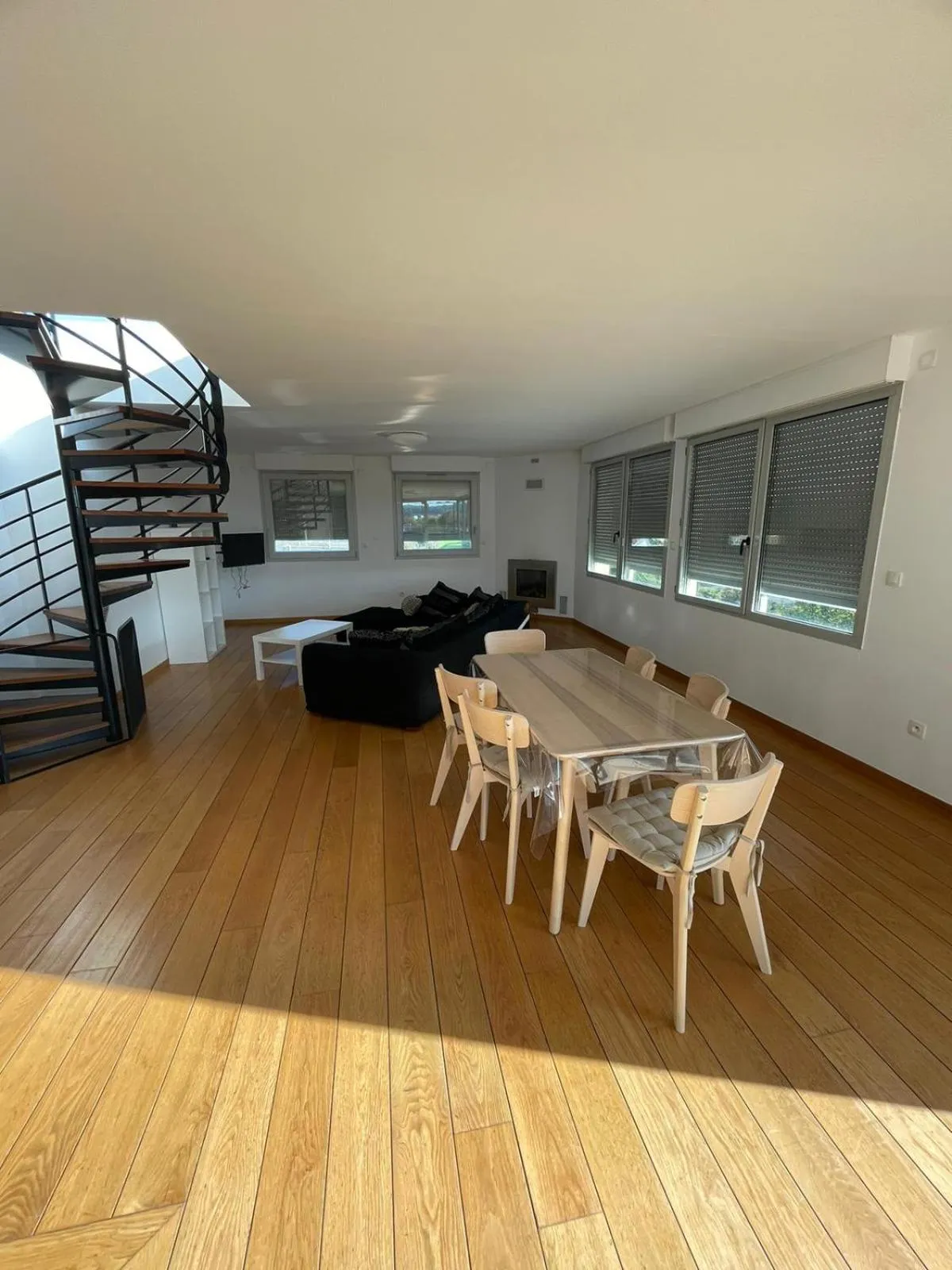 TV and multimedia in ibis Styles Bethune Bruay la Buissière