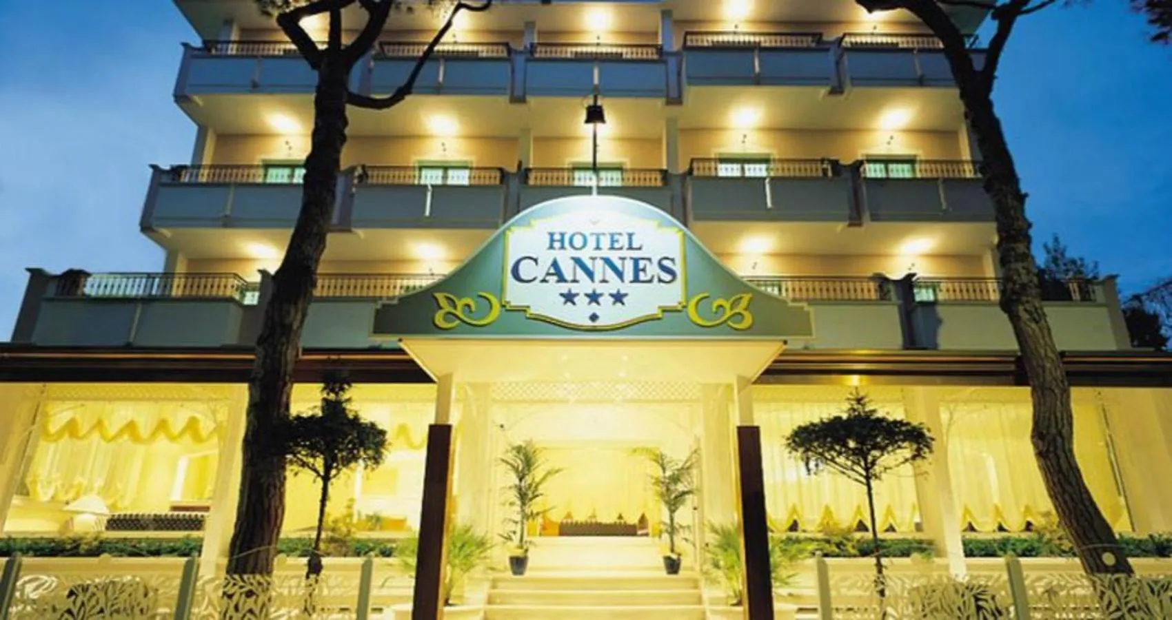 Facade/entrance in Hotel Cannes - in pieno centro