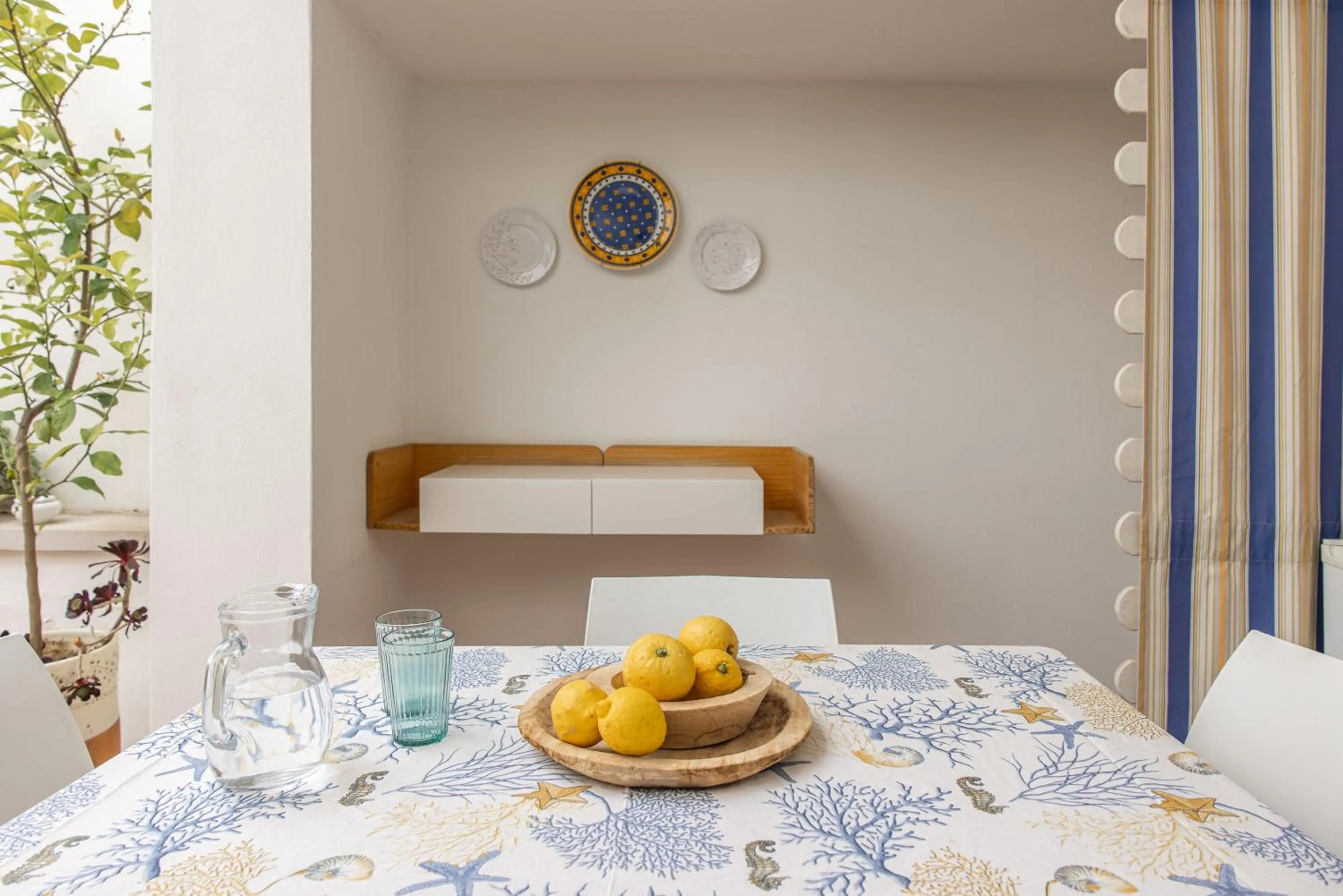 Balcony/Terrace, Bed in MandorleOlio