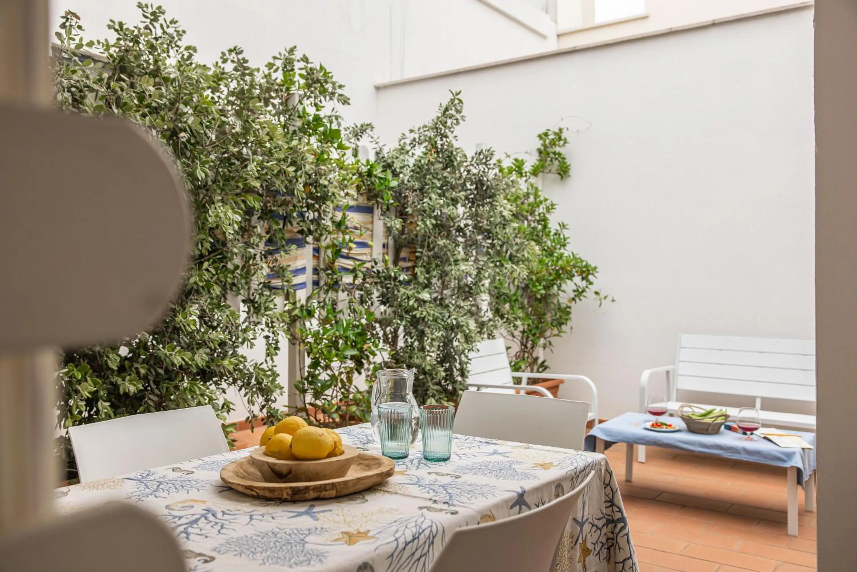 Patio in MandorleOlio