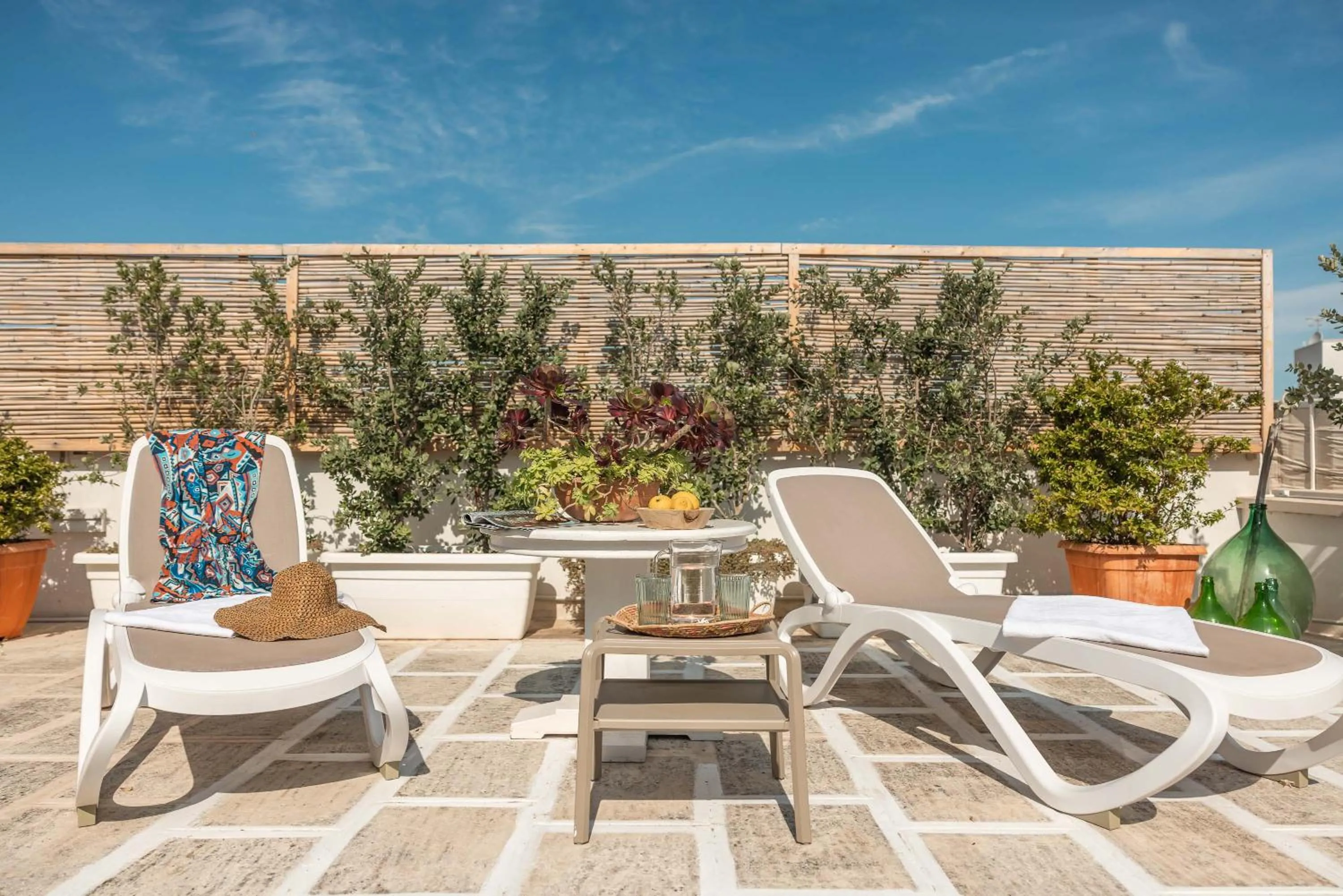 Patio in MandorleOlio