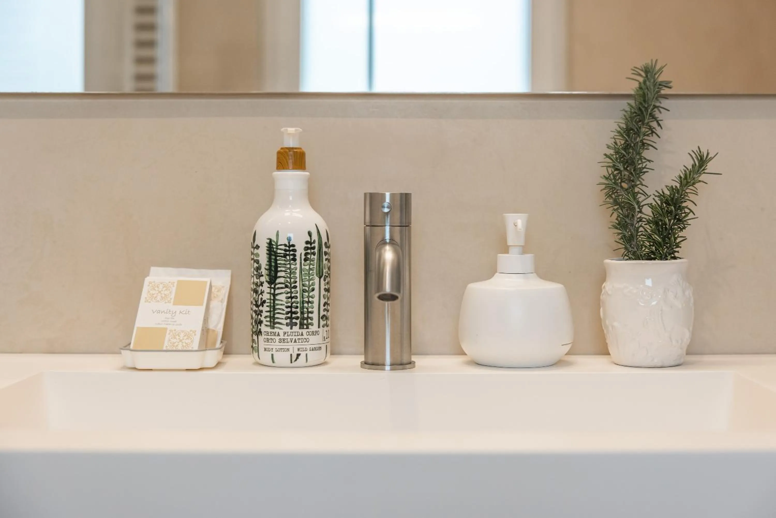 Bathroom in MandorleOlio