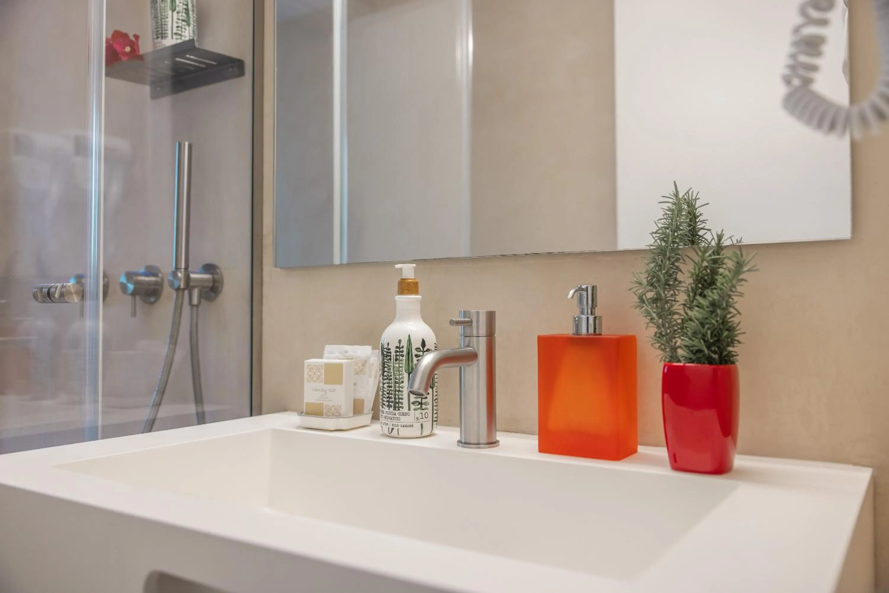 Bathroom in MandorleOlio