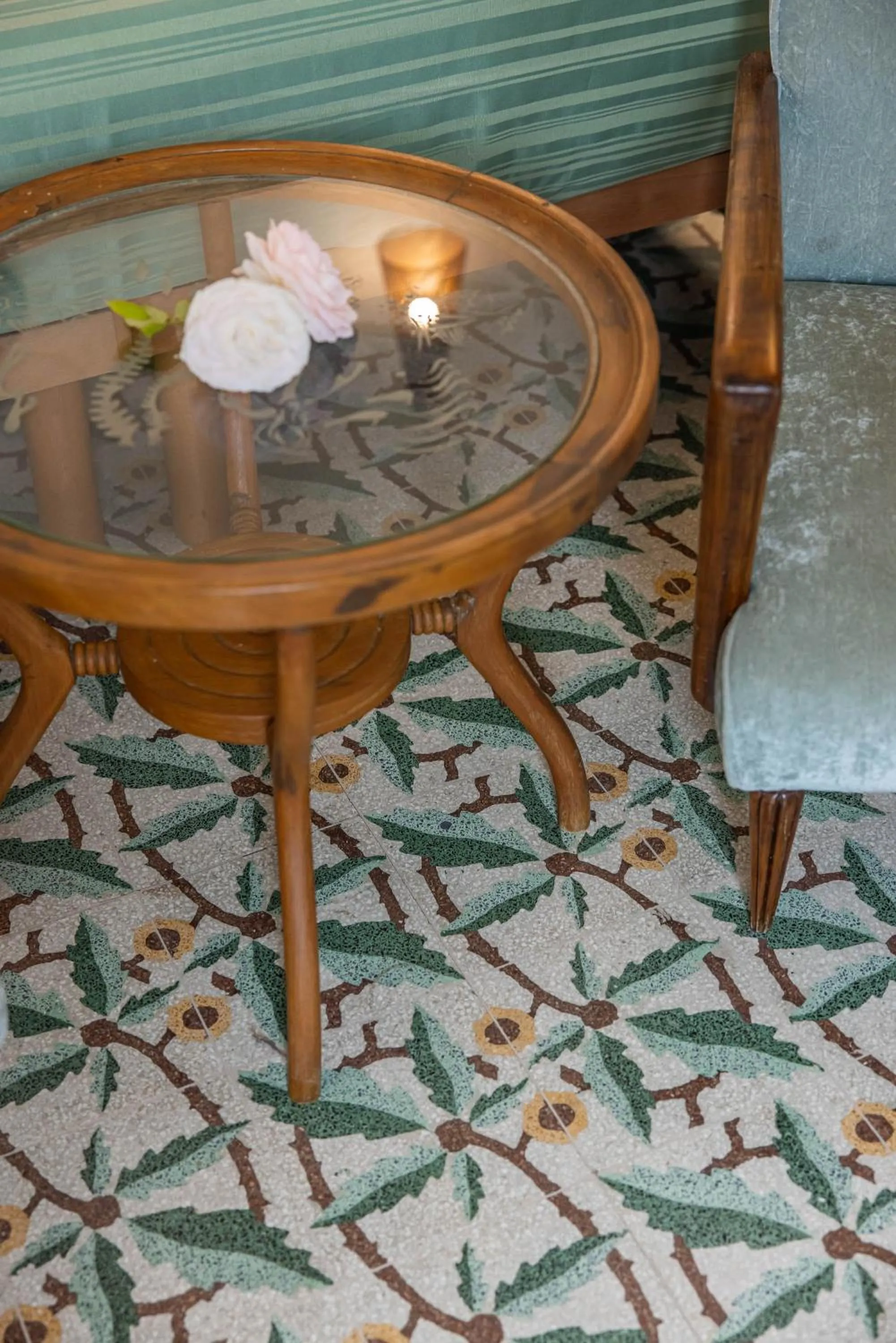 Decorative detail in MandorleOlio