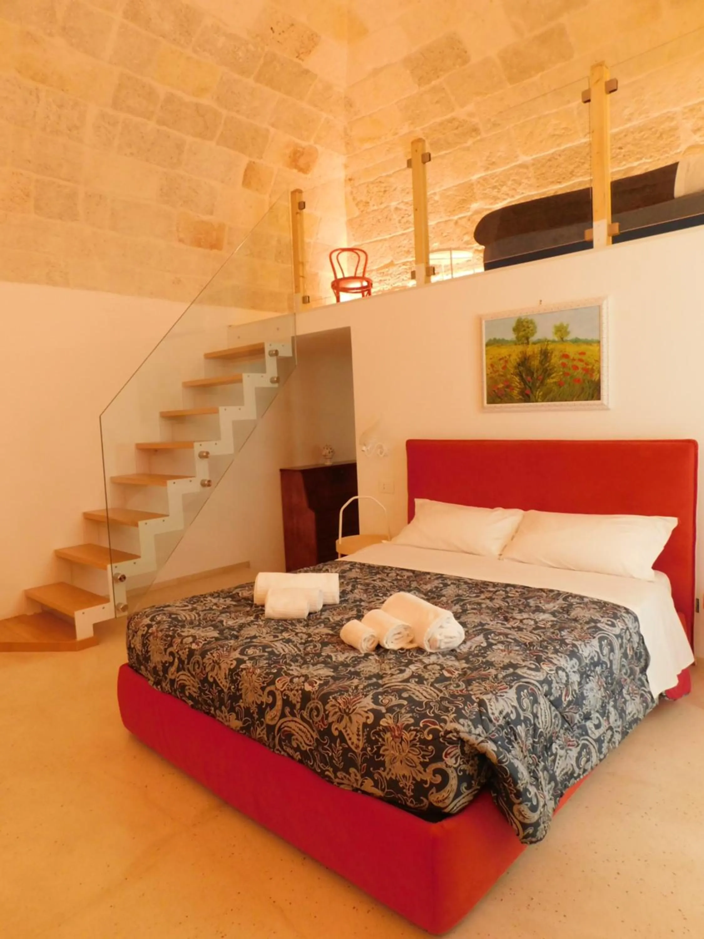 Decorative detail, Bed in MandorleOlio