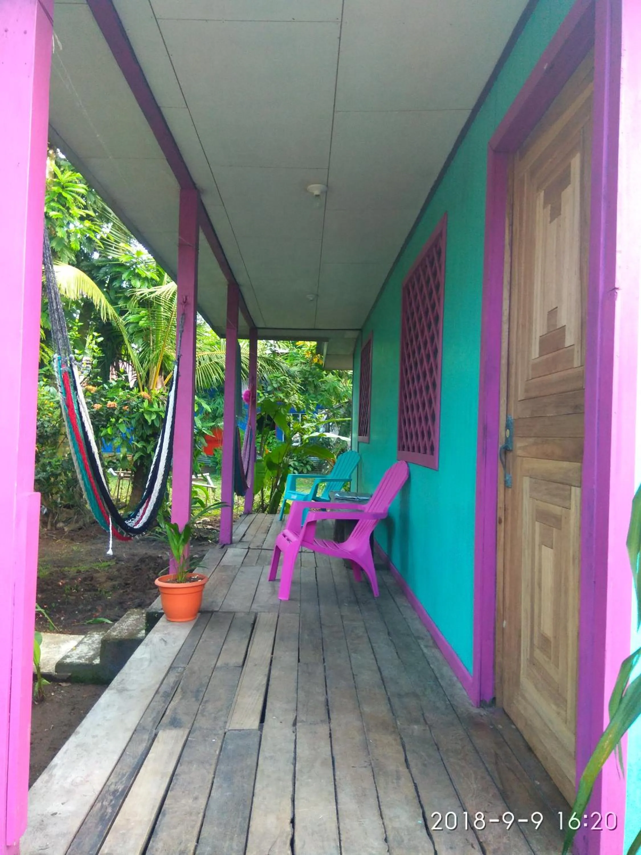 Family in Cabinas Tortuguero