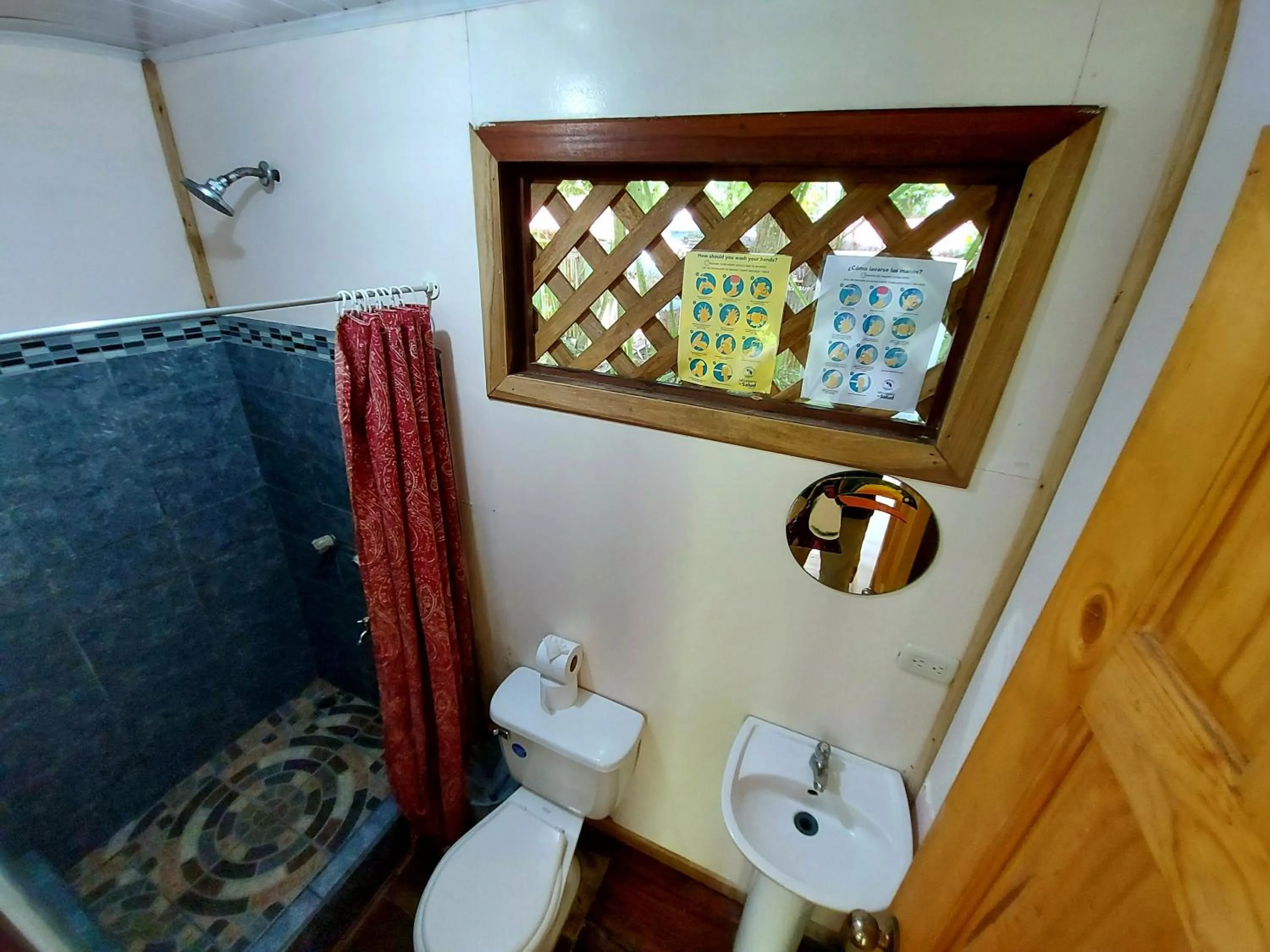 Bathroom in Cabinas Tortuguero