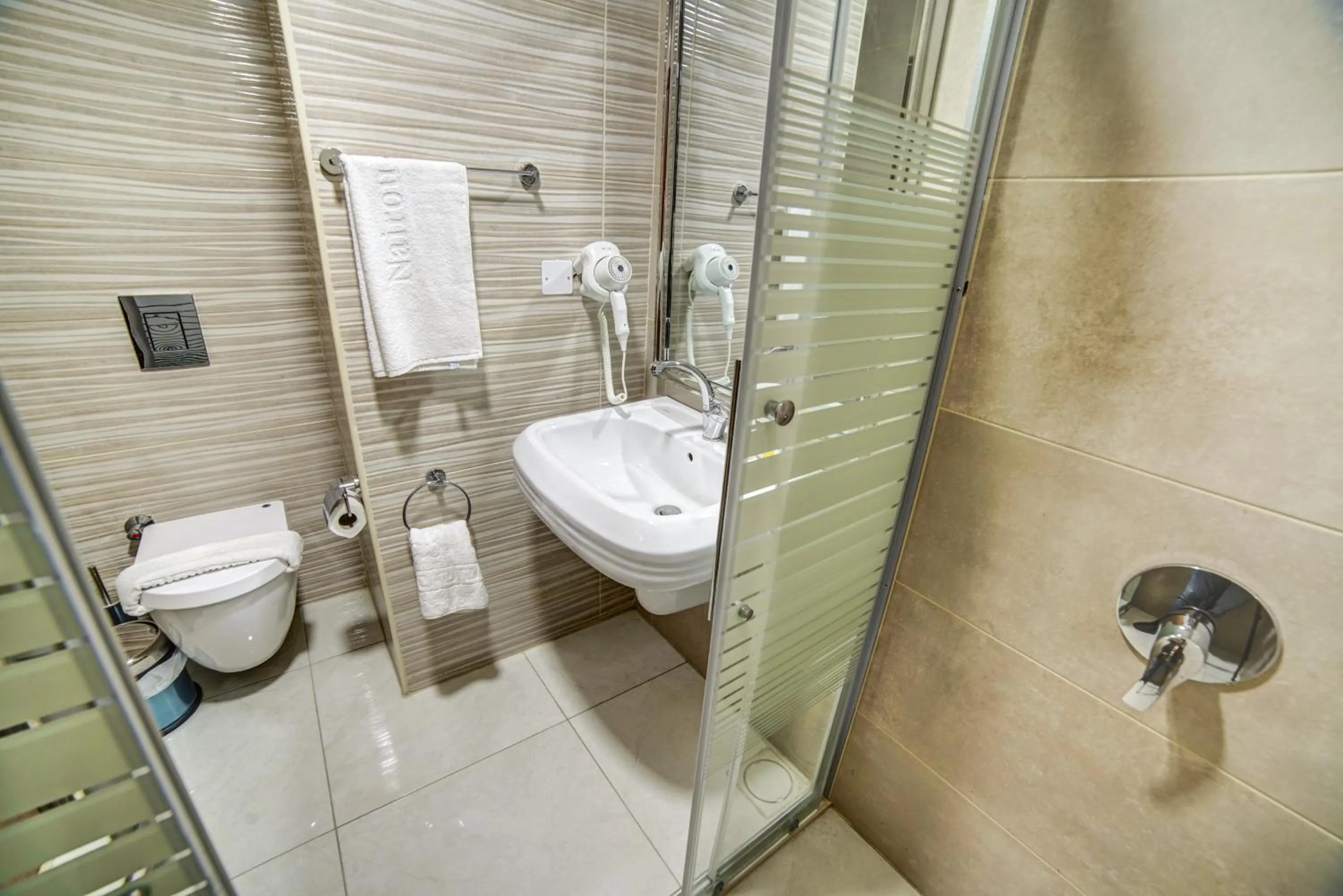 Shower in Nairoukh Hotel Aqaba