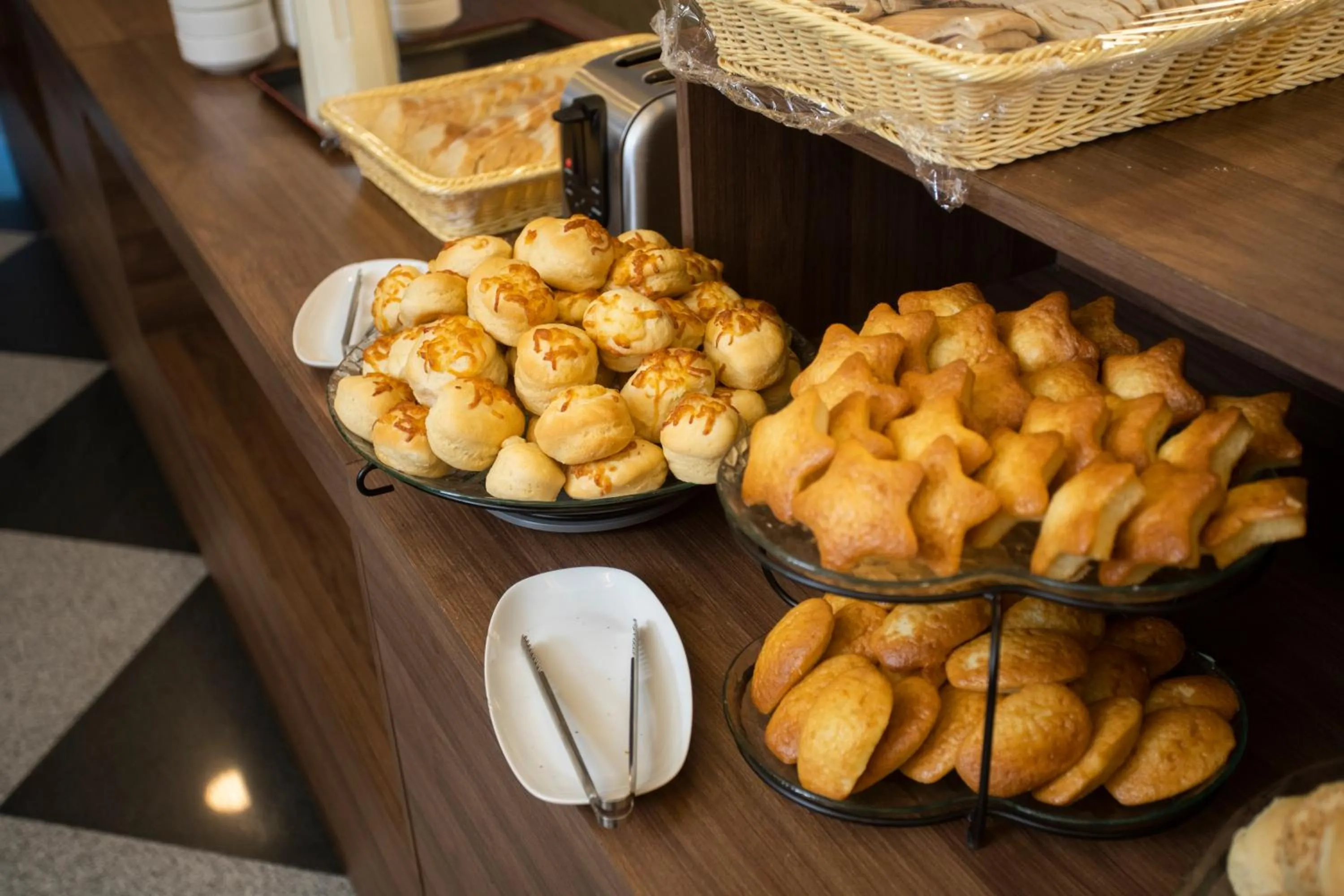 Restaurant/places to eat in Nairoukh Hotel Aqaba