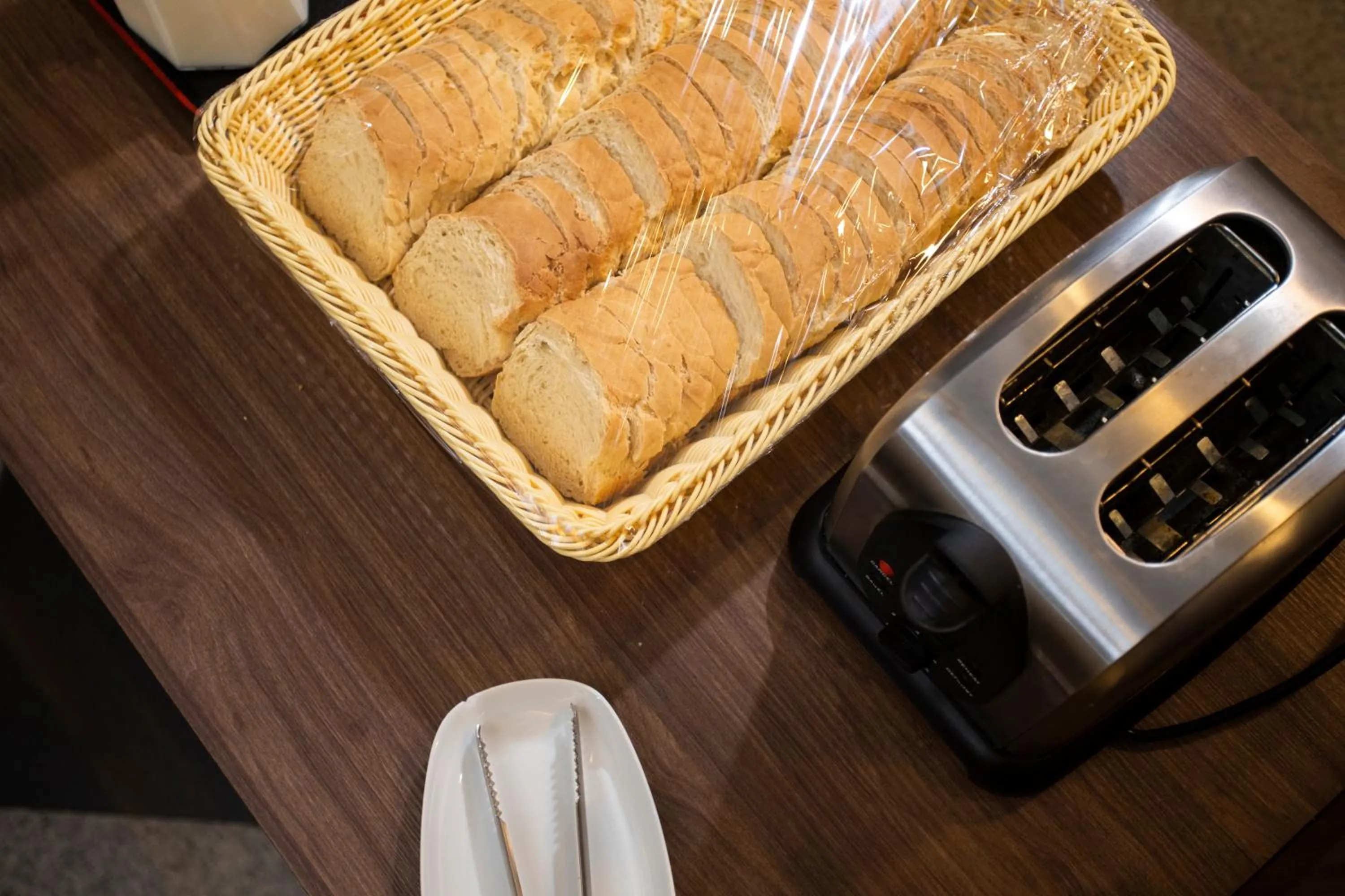 Restaurant/places to eat in Nairoukh Hotel Aqaba